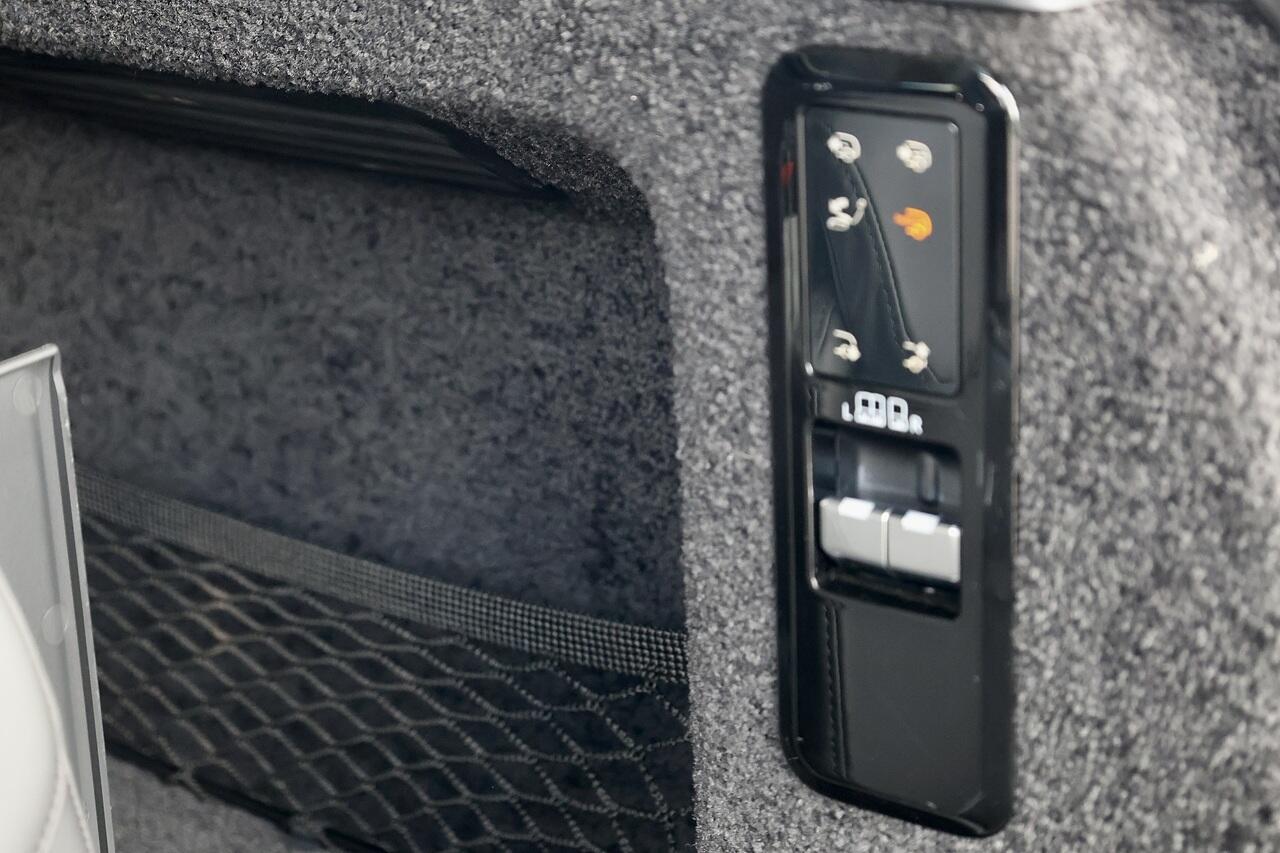 Land Rover Range Rover view 27