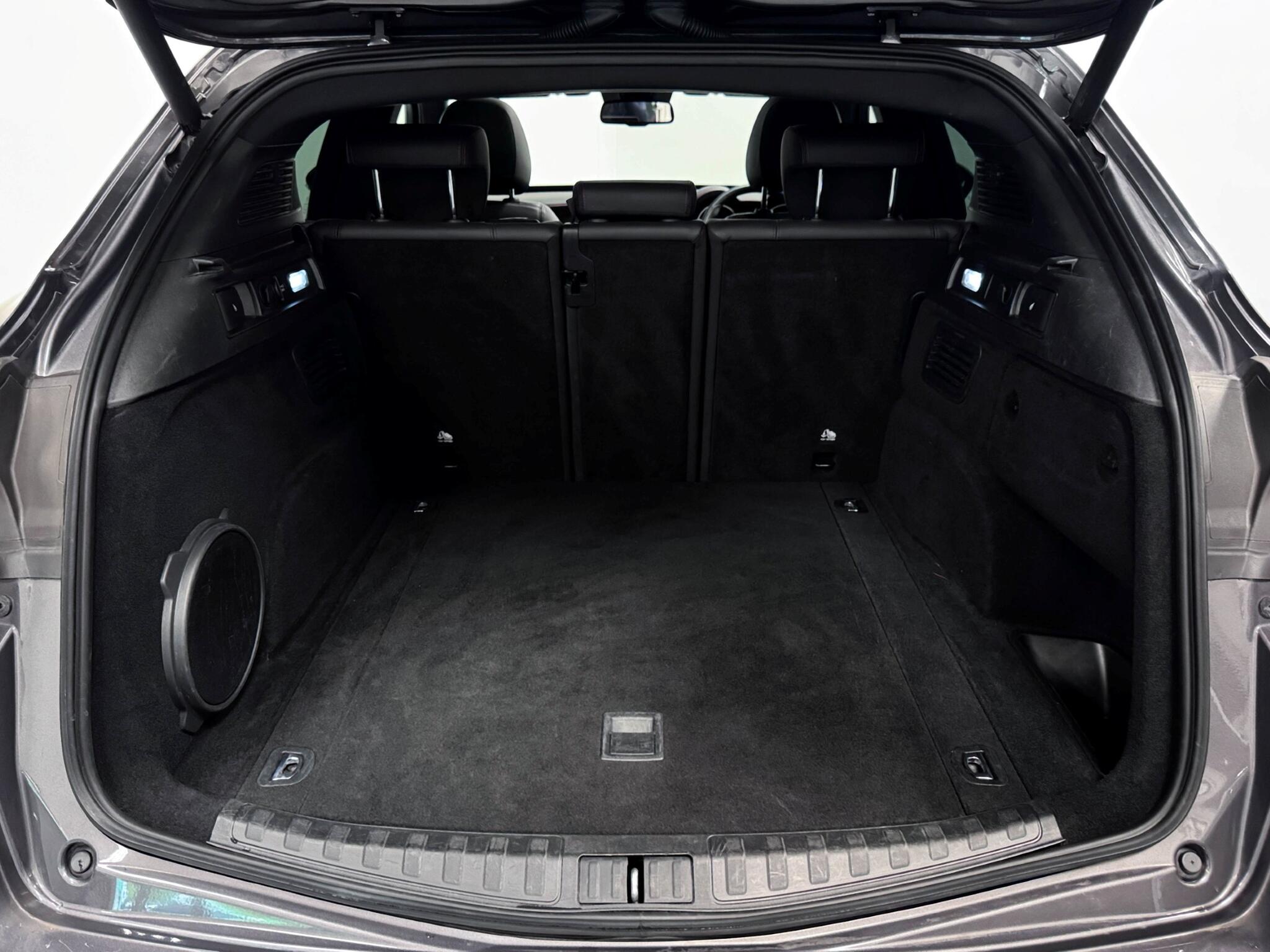 Alfa Romeo Stelvio view 27