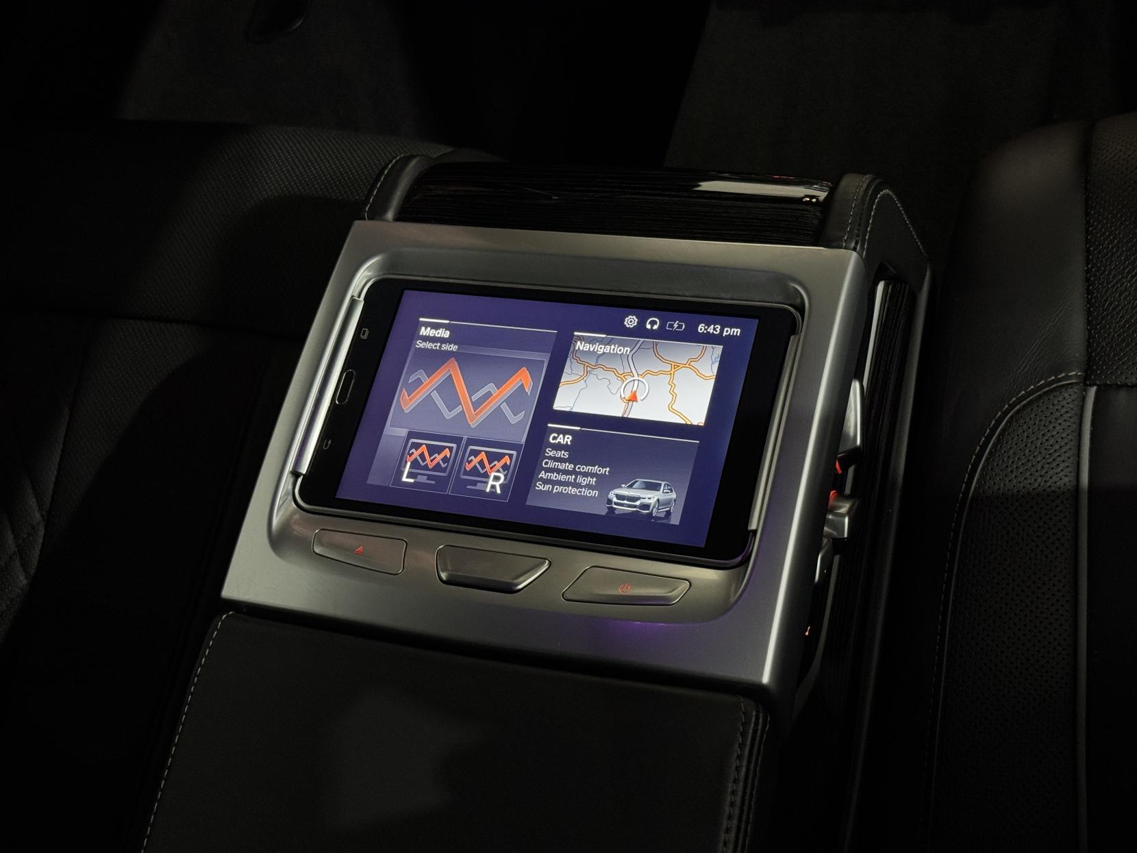 BMW 7 Series view 70