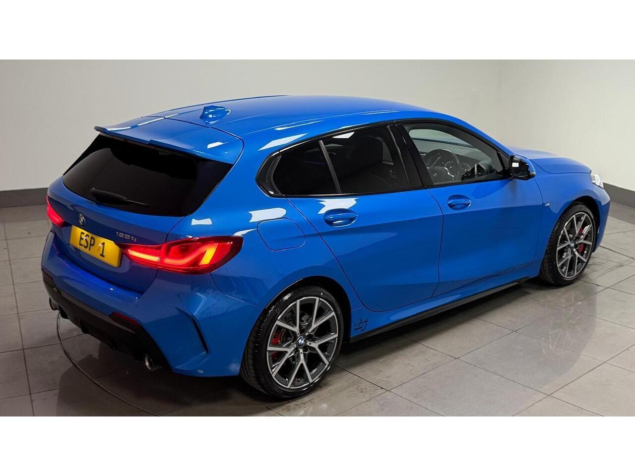 BMW 1 Series view 14