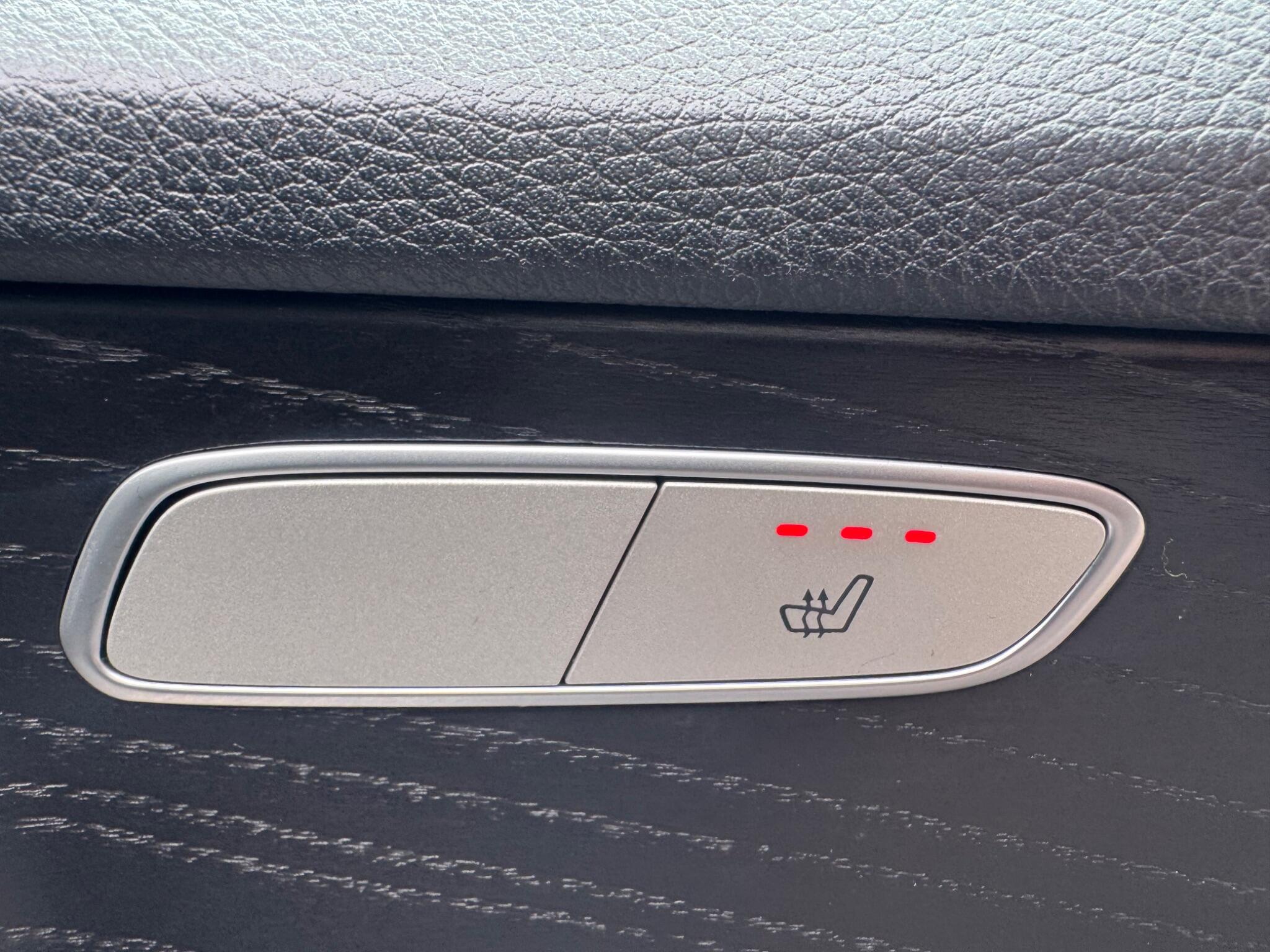Mercedes-Benz C Class view 22