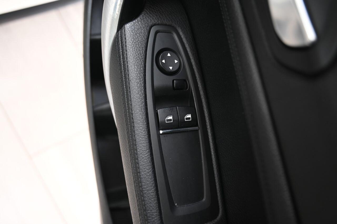 BMW 2 Series view 38