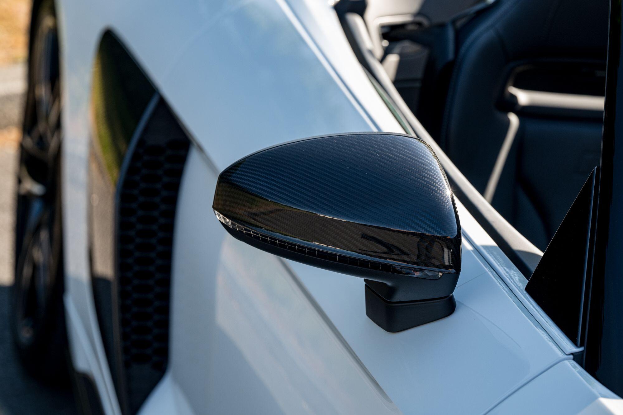Audi R8 view 18