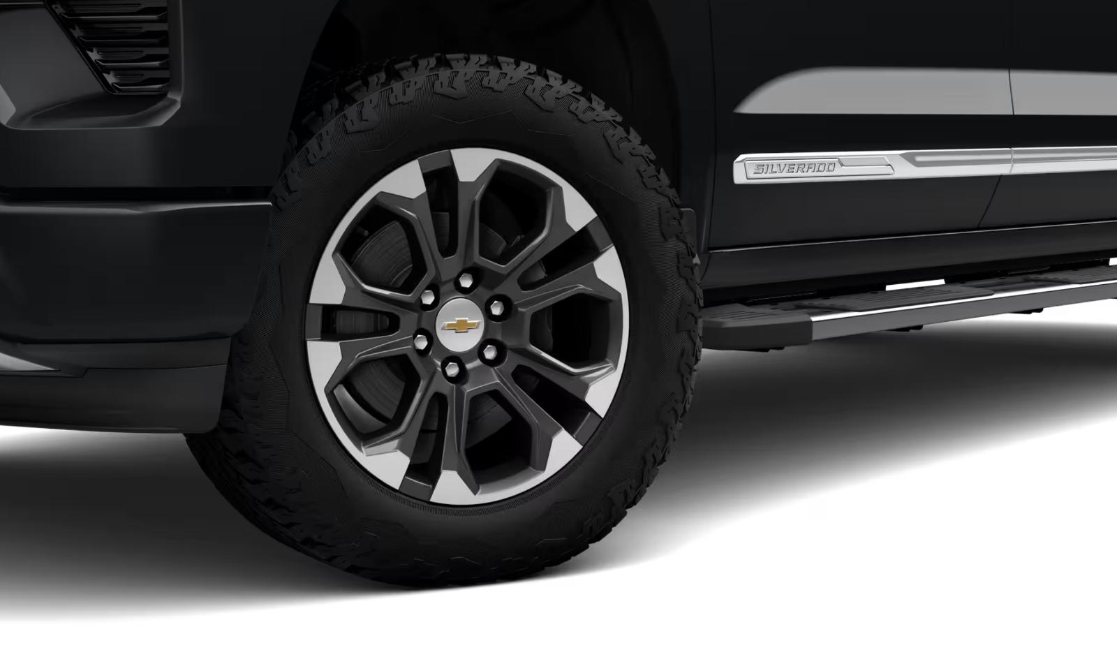 Chevrolet Silverado view 5