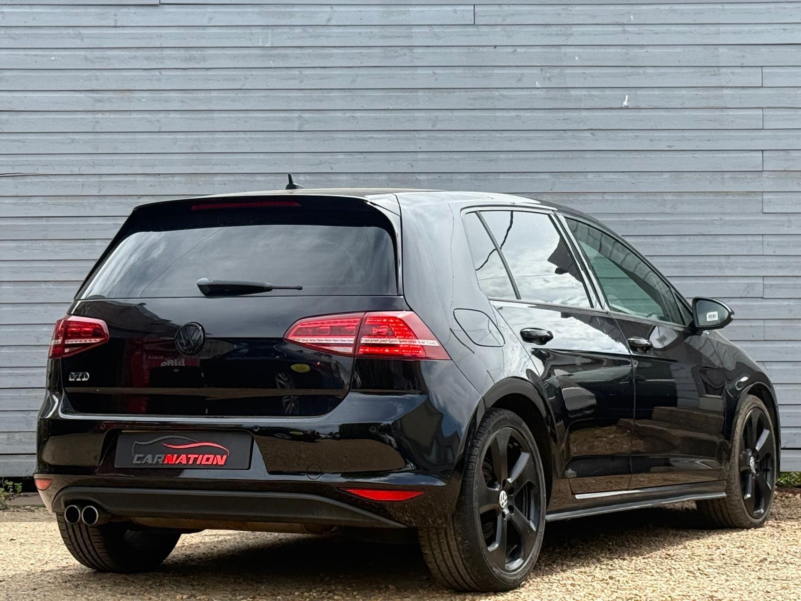 Volkswagen Golf view 4