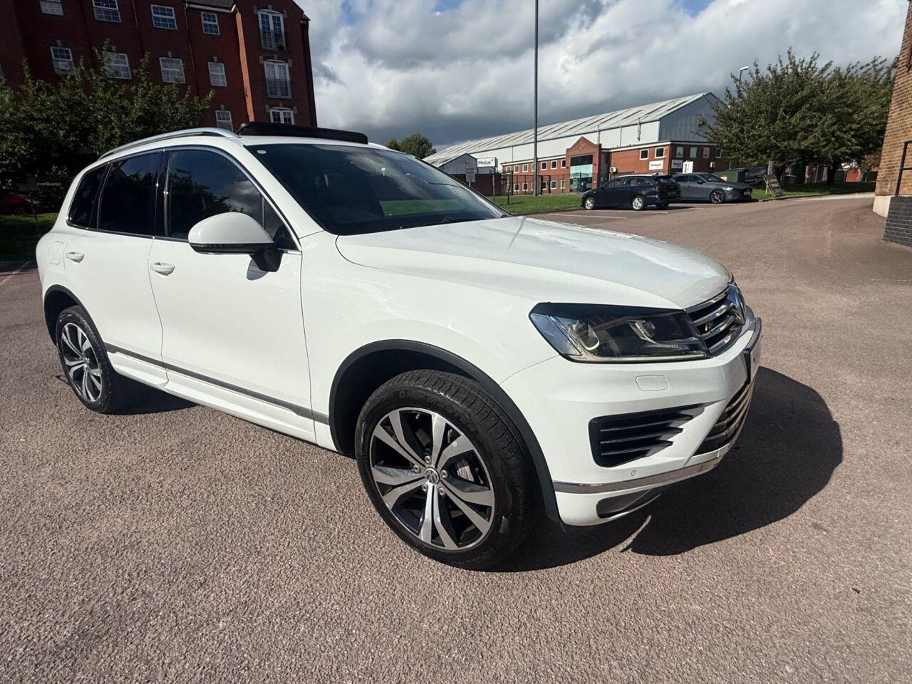 Volkswagen Touareg view 44