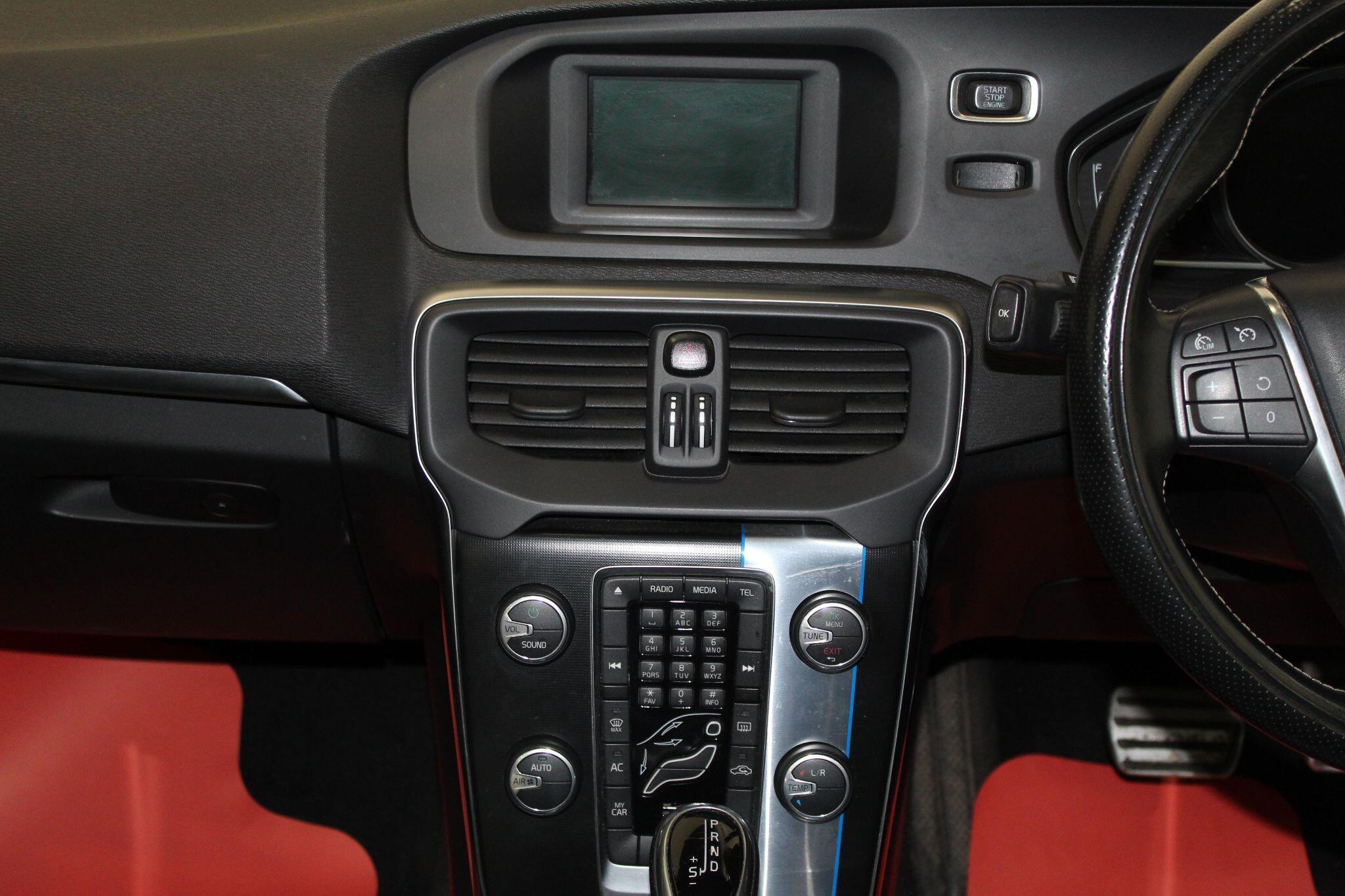 Volvo V40 view 31