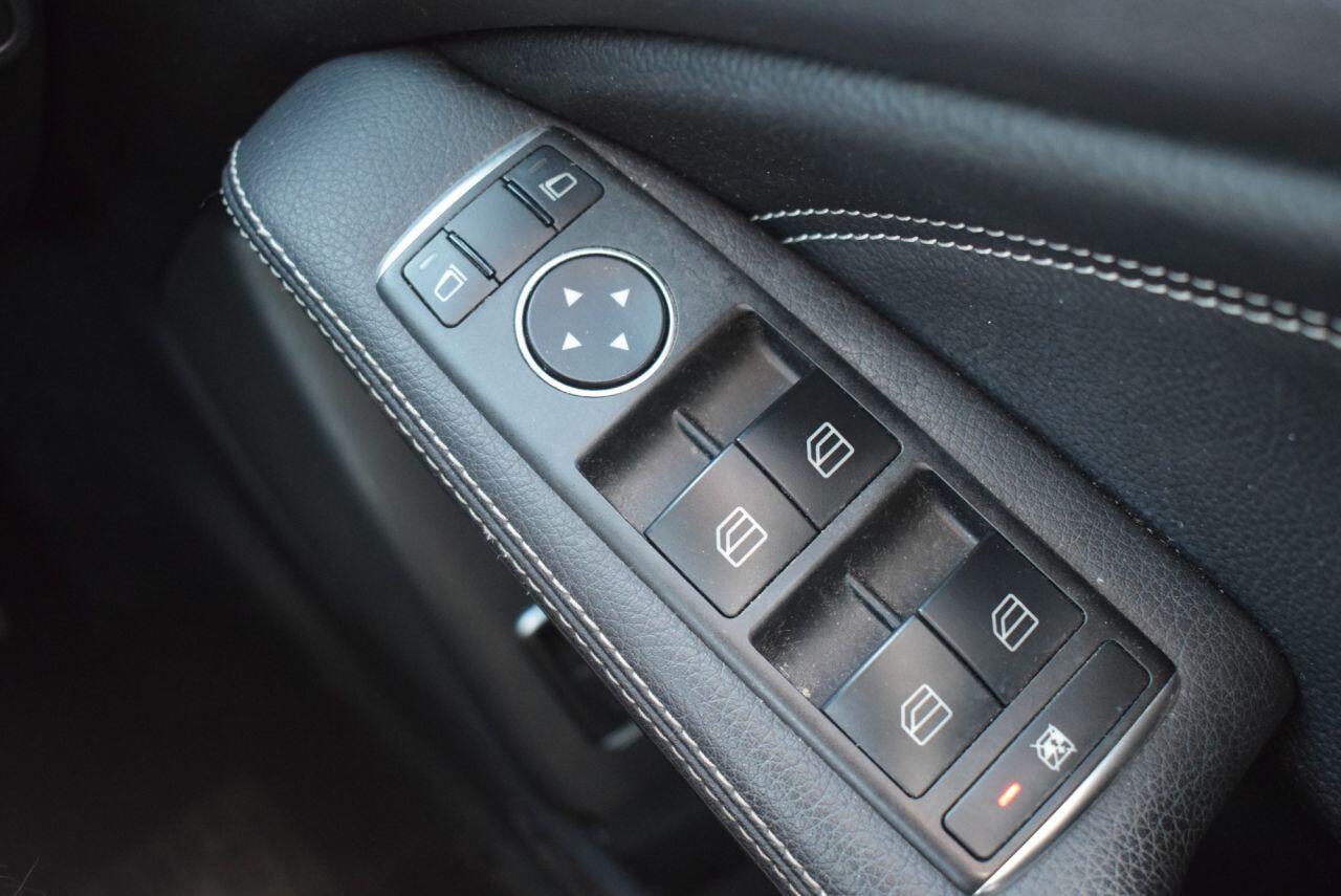 Mercedes-Benz GLA view 24