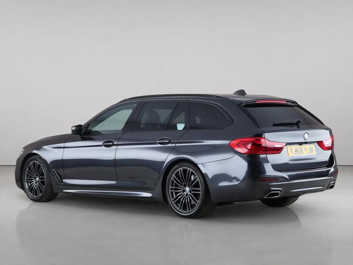 BMW 5 Series view 8