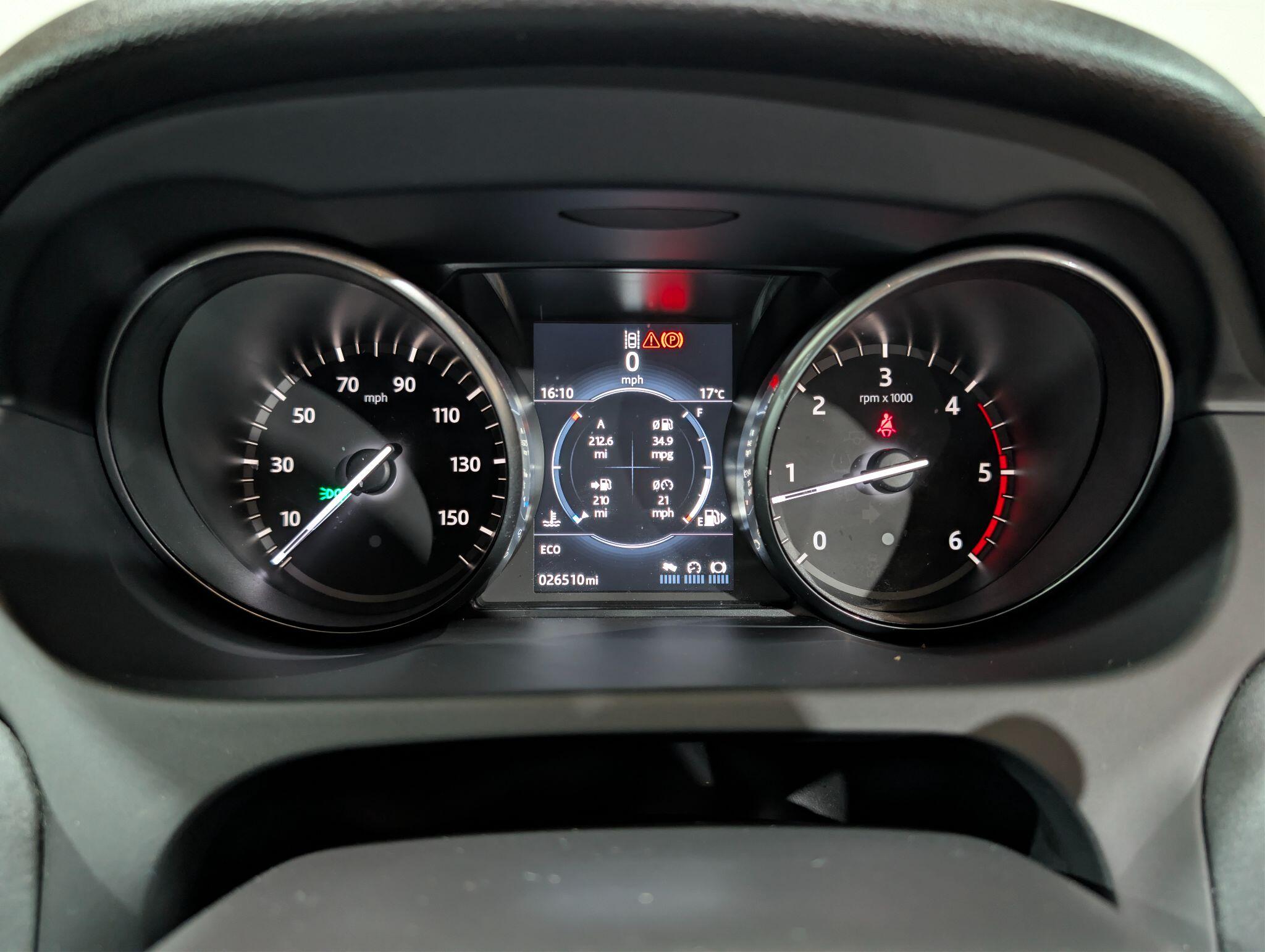 Land Rover Discovery Sport view 6