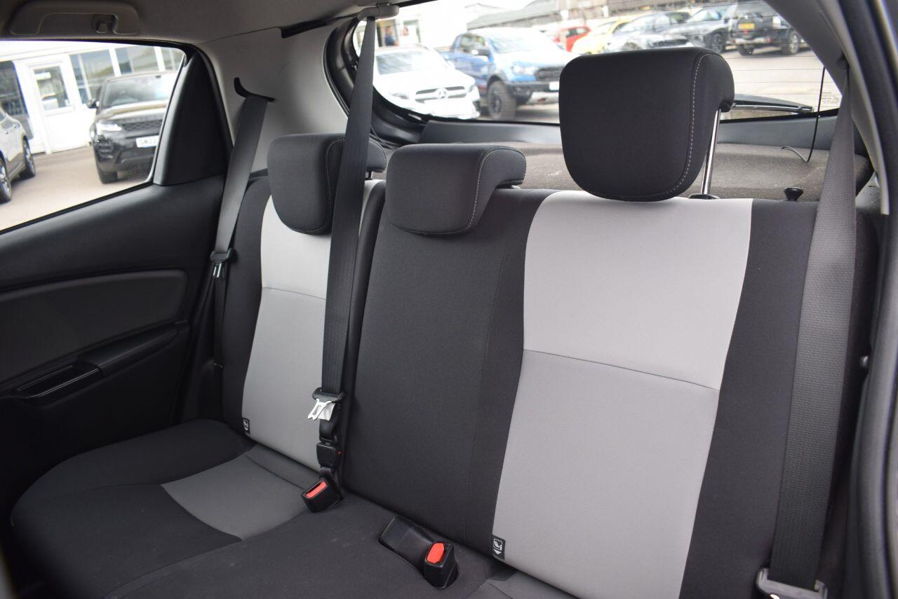 Toyota Yaris view 17