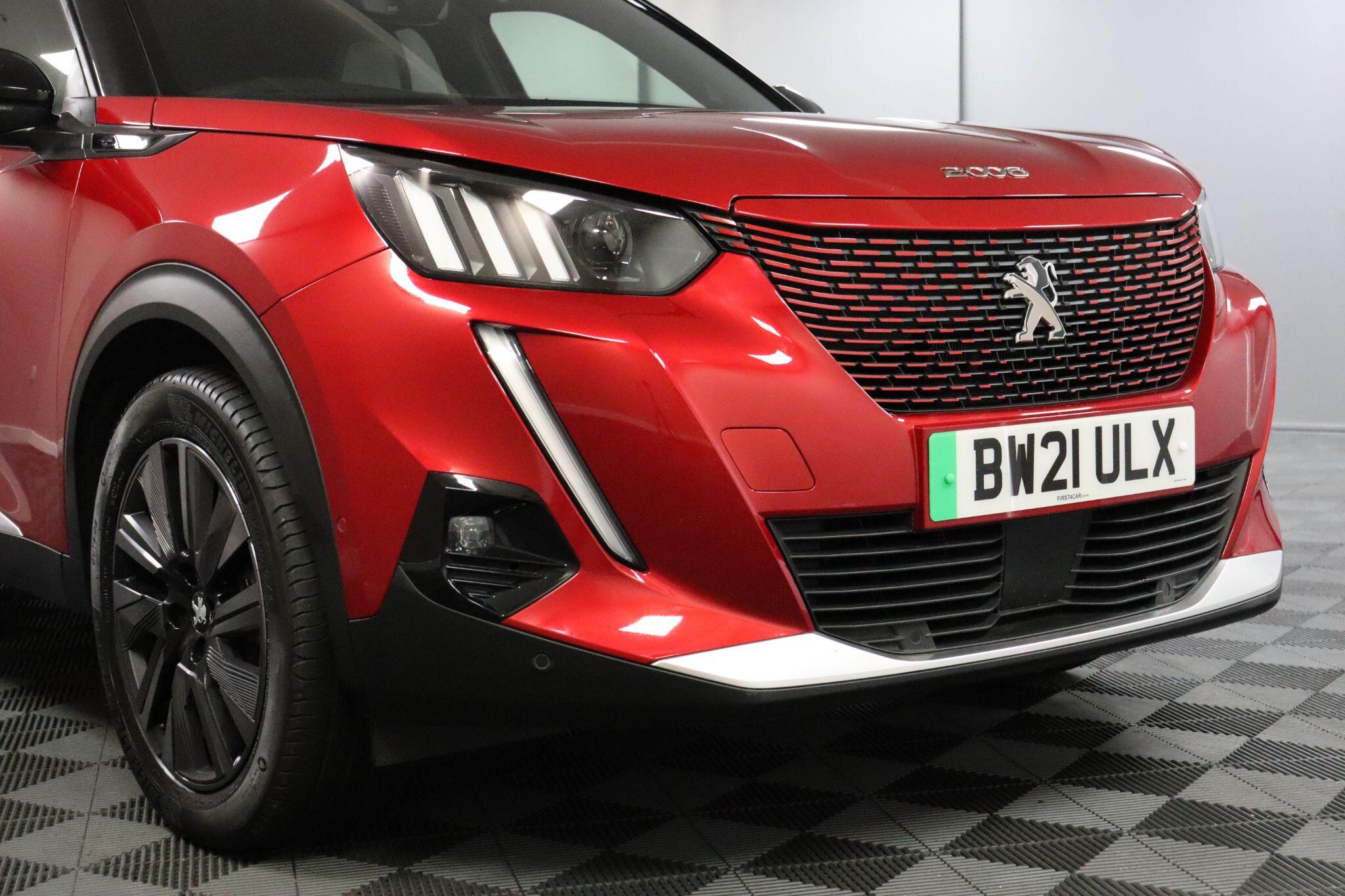 Peugeot E-2008 view 24