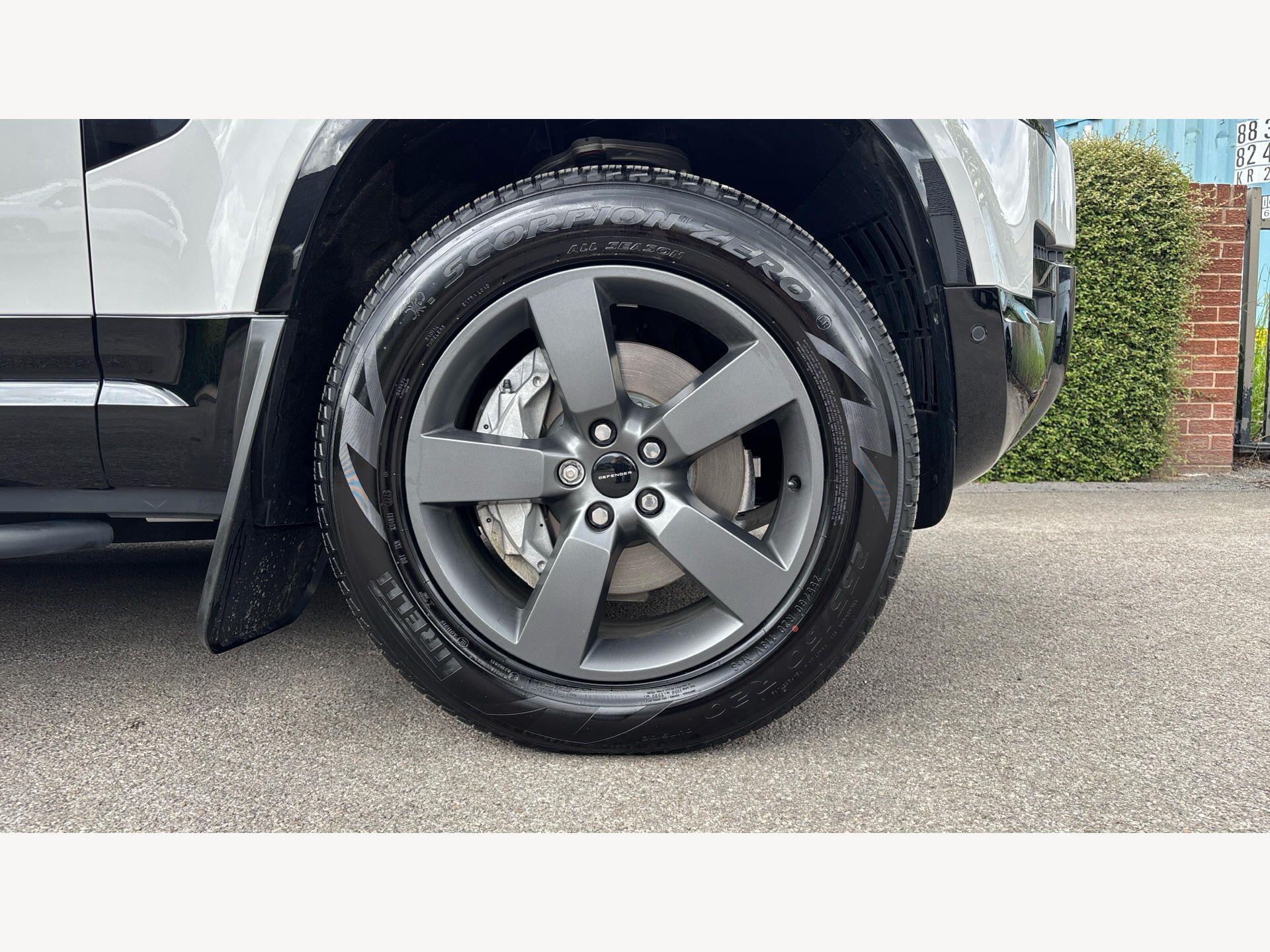 Land Rover Defender view 9