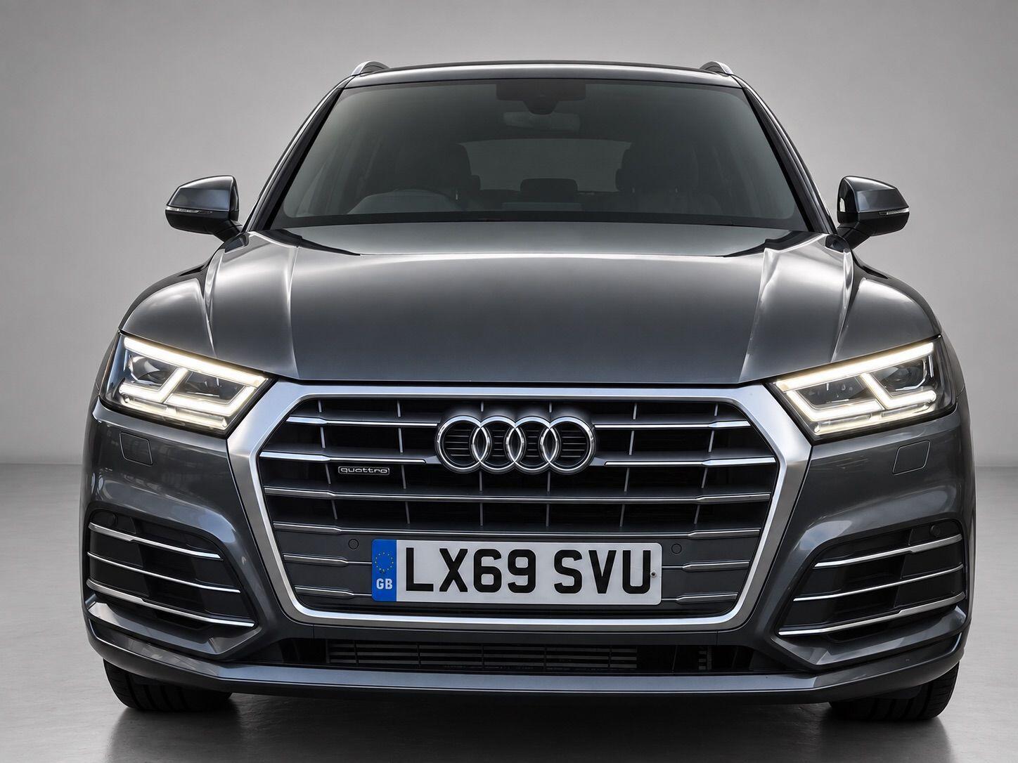 Audi Q5 view 3