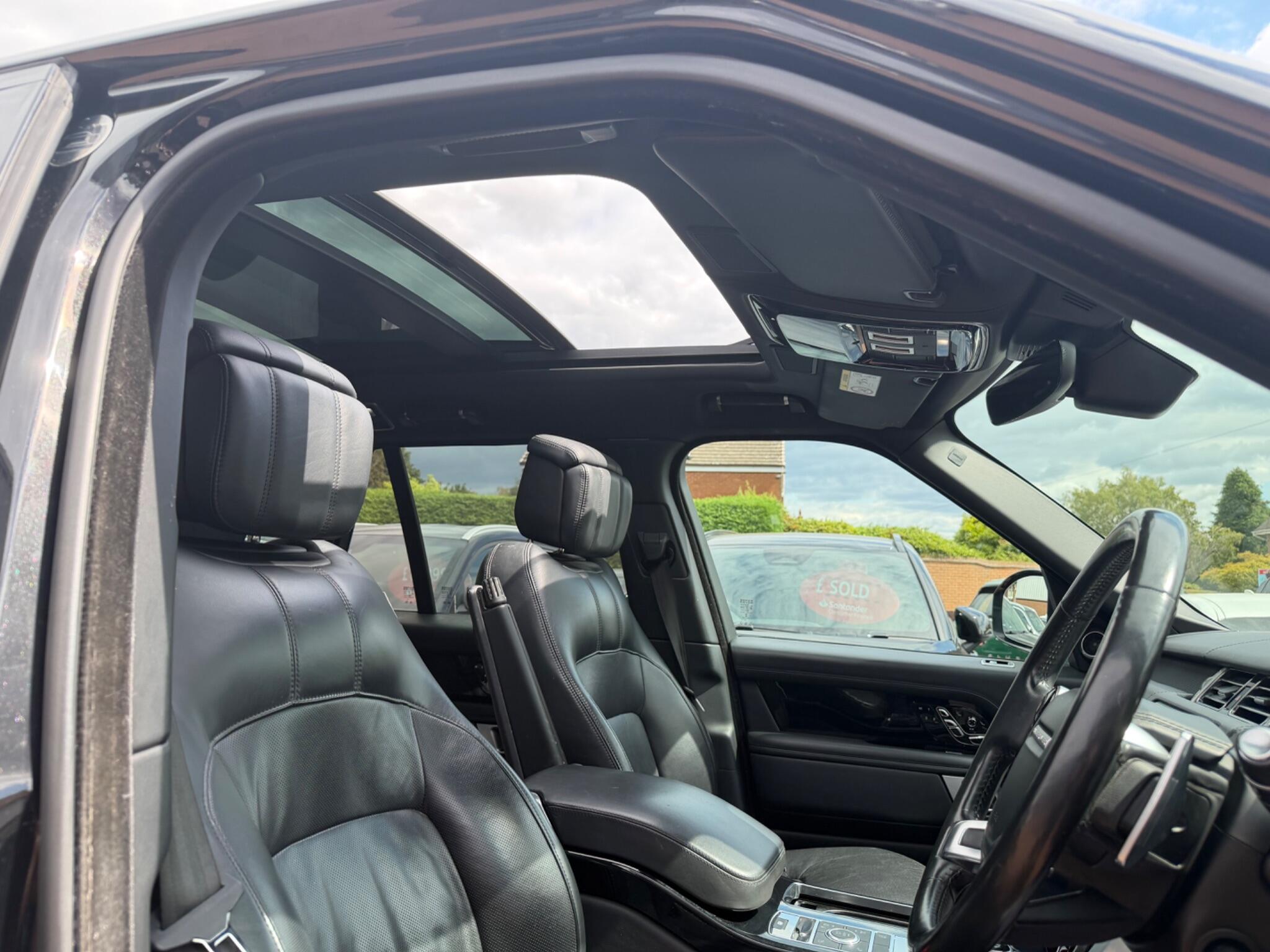 Land Rover Range Rover view 30