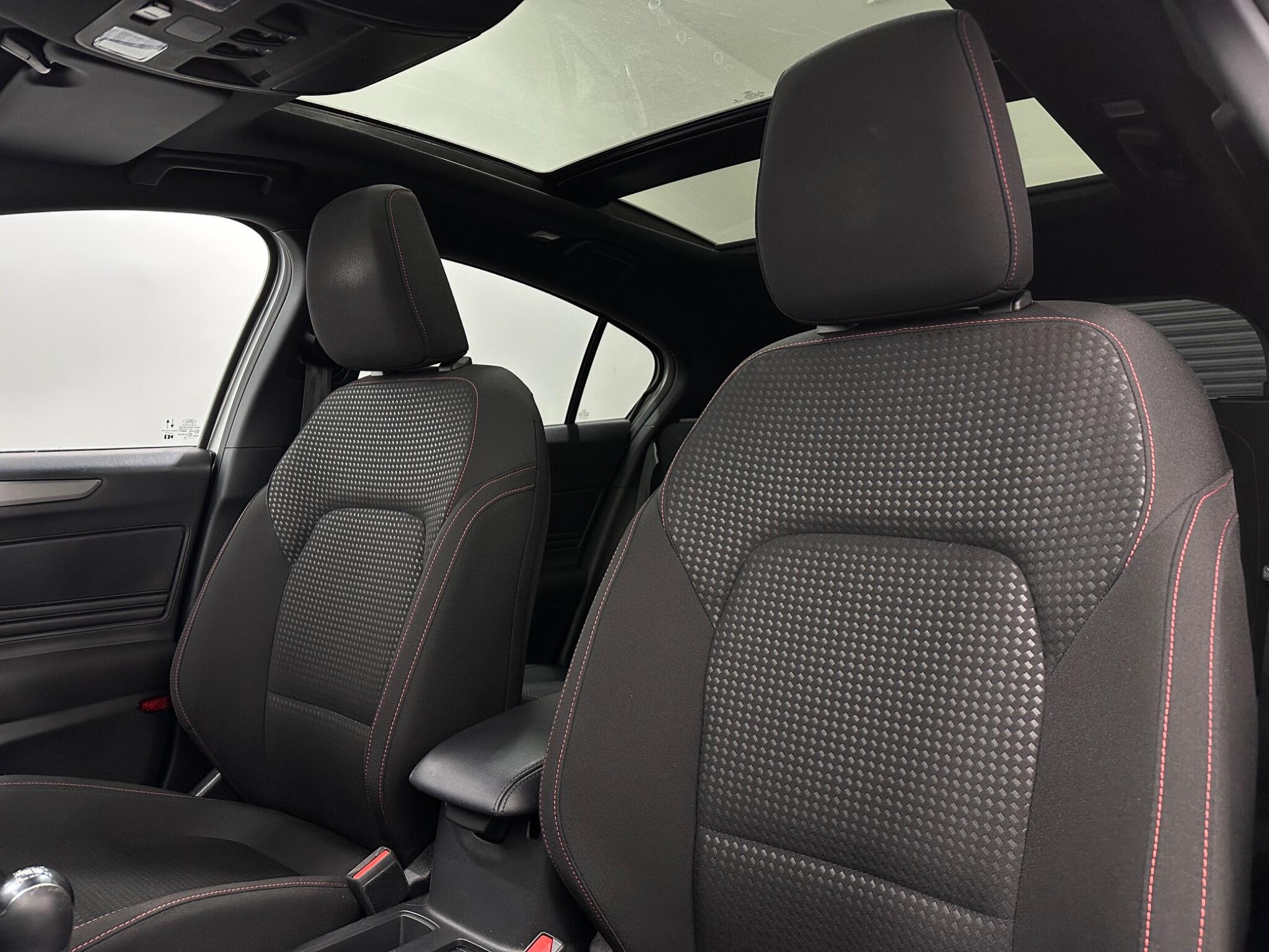Ford Focus view 35