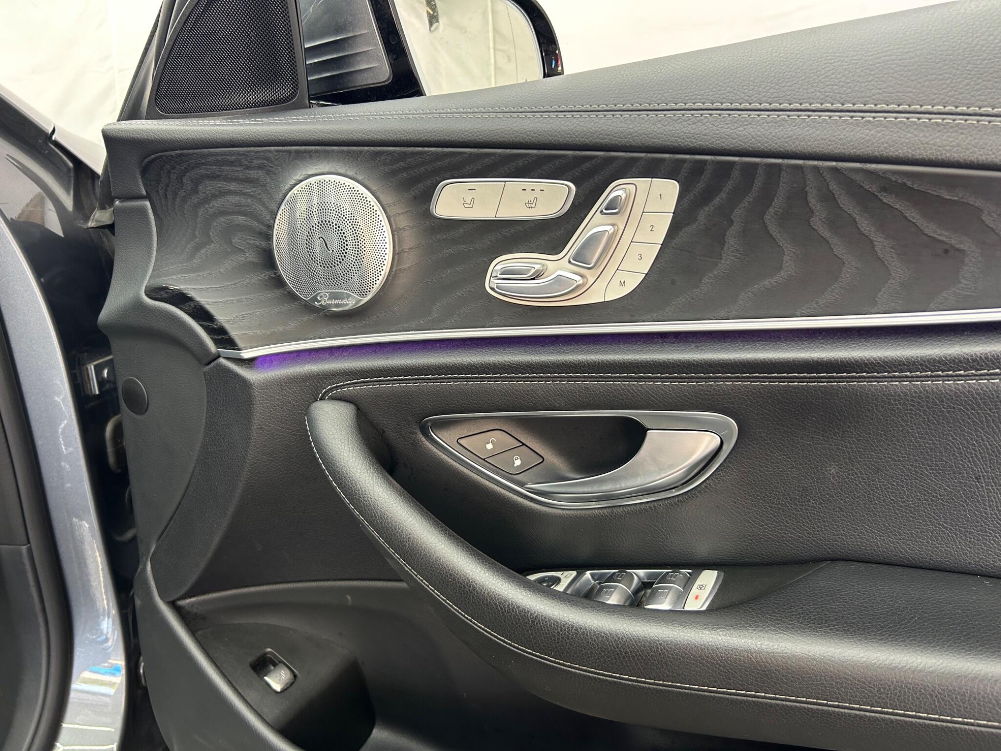 Mercedes-Benz E Class view 27