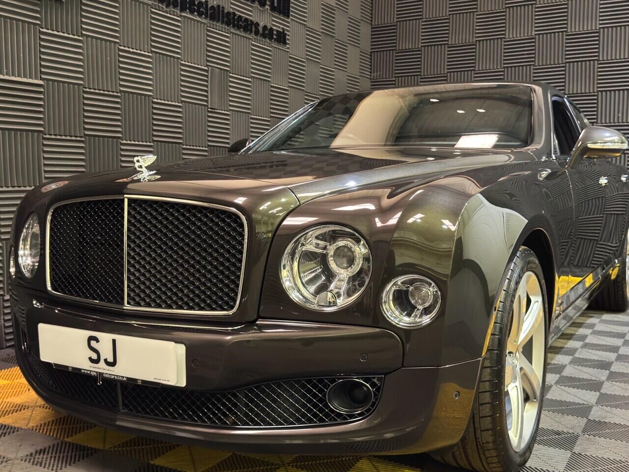 Bentley Mulsanne view 25