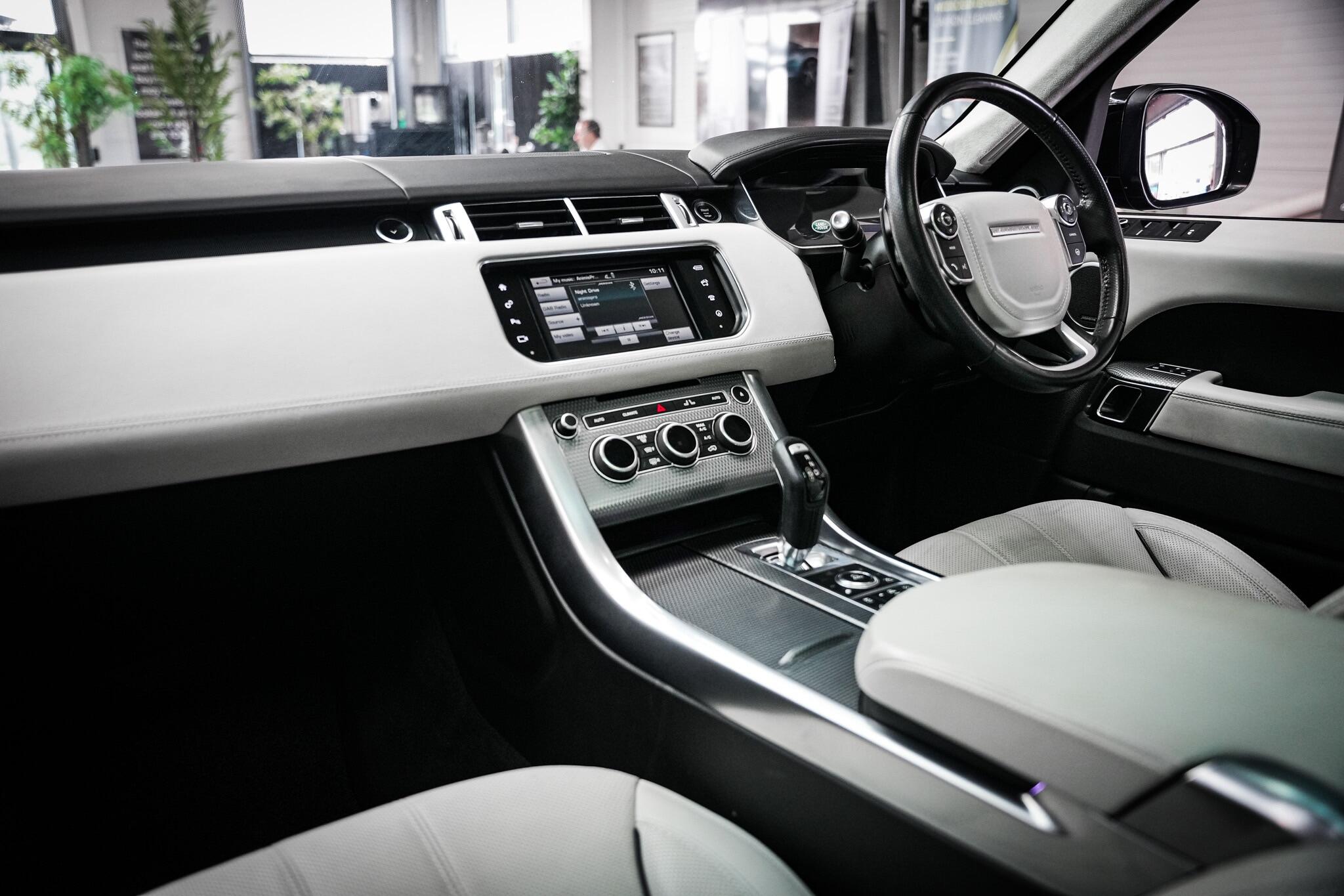 Land Rover Range Rover Sport view 23