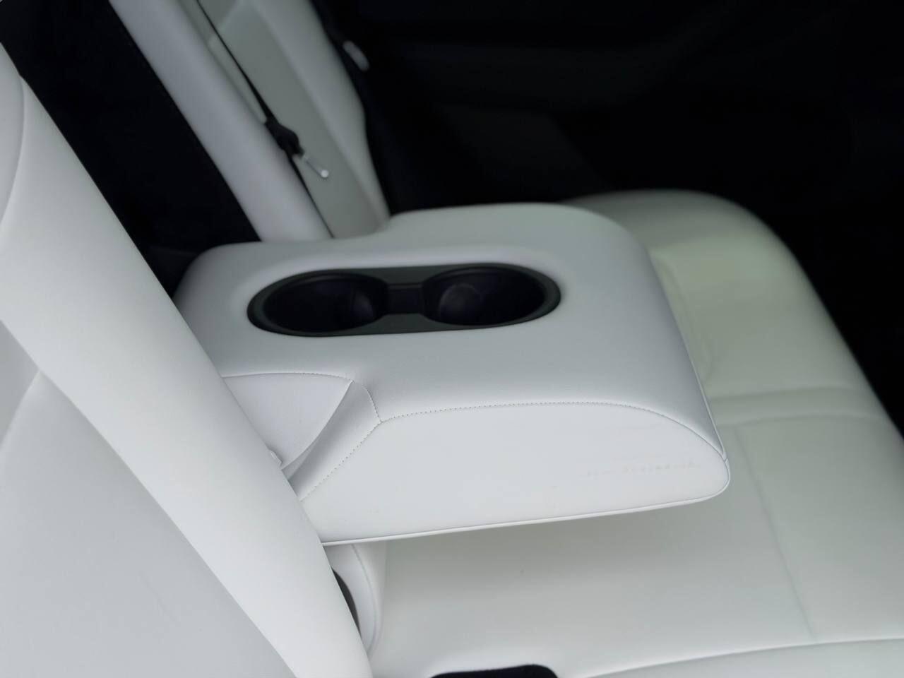 Tesla Model Y view 19