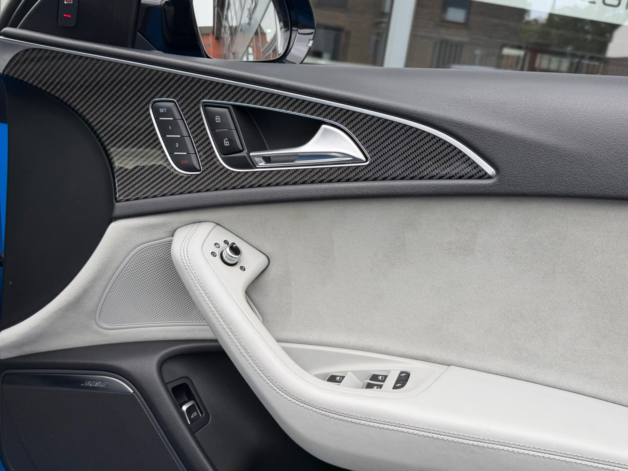 Audi RS6 Avant view 13