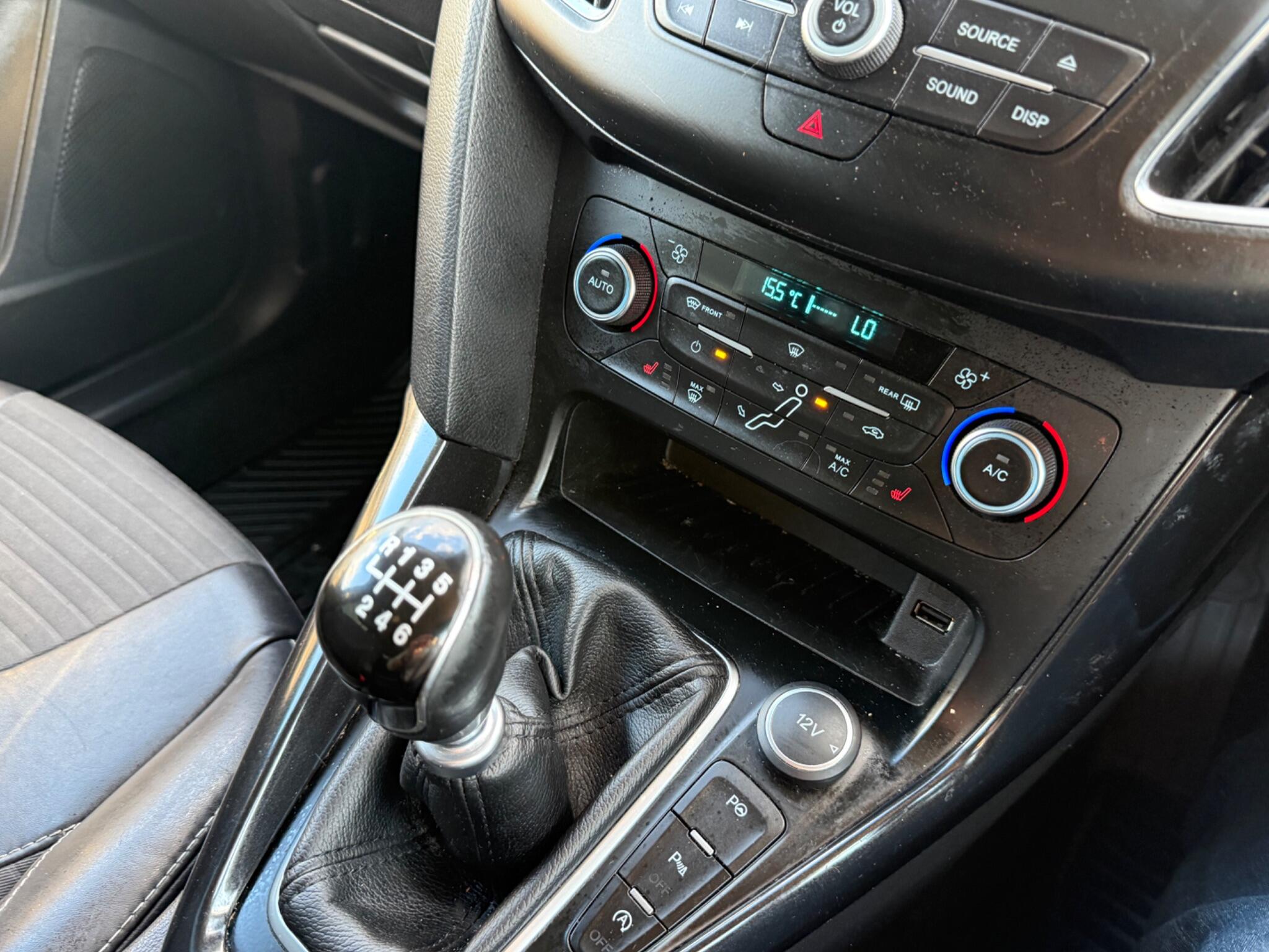 Ford Focus 1.5T EcoBoost Titanium X Euro 6 (s/s) 5dr — photo 37 of 126