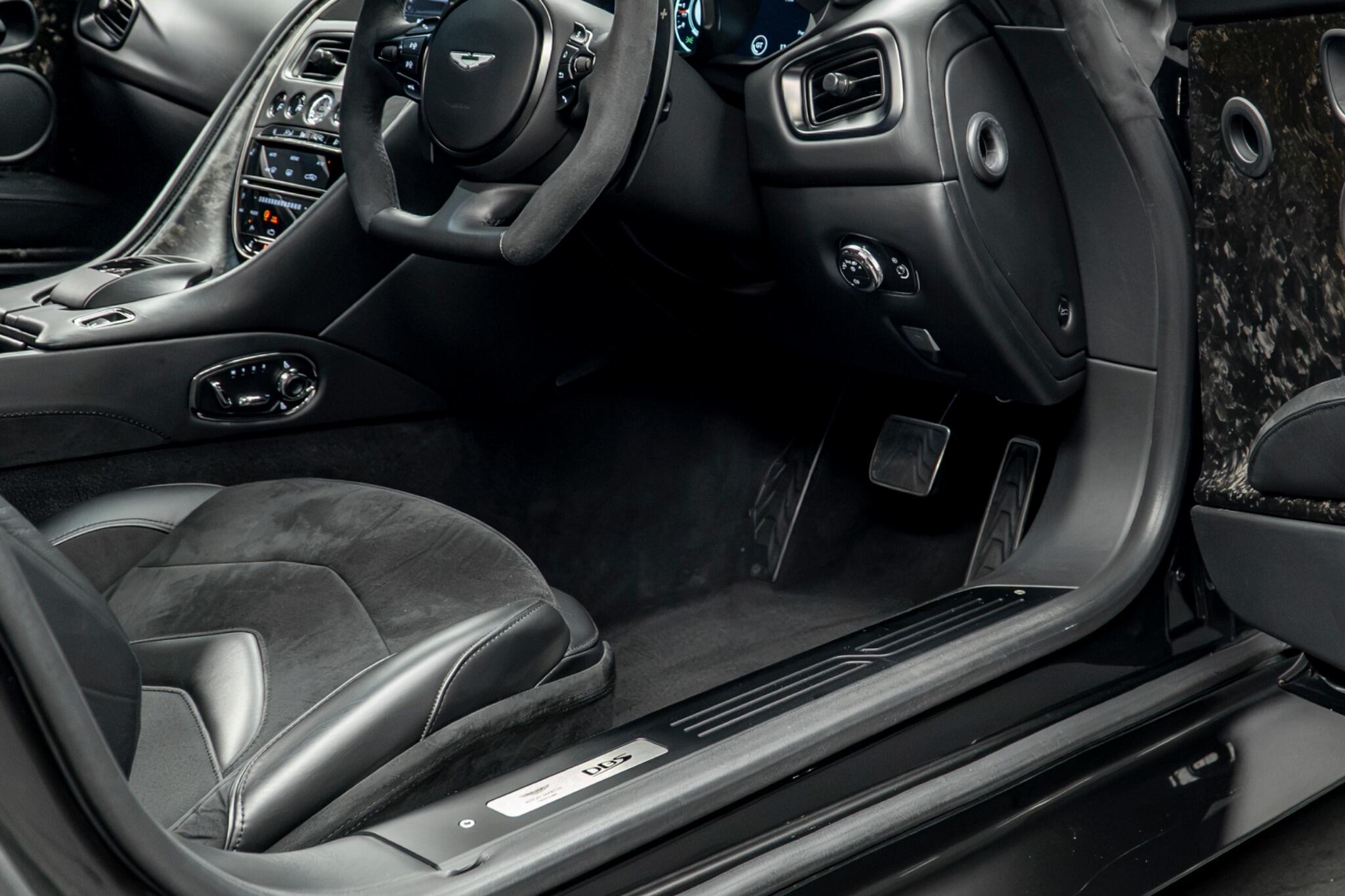 Aston Martin DBS view 43
