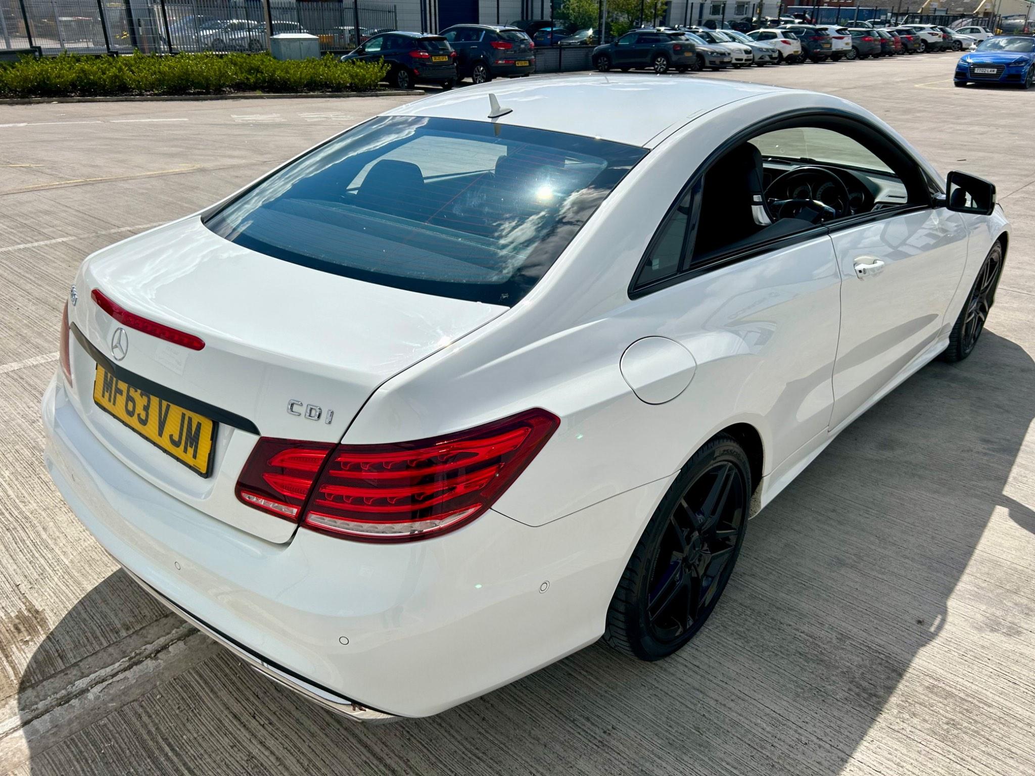 Mercedes-Benz E-Class view 3