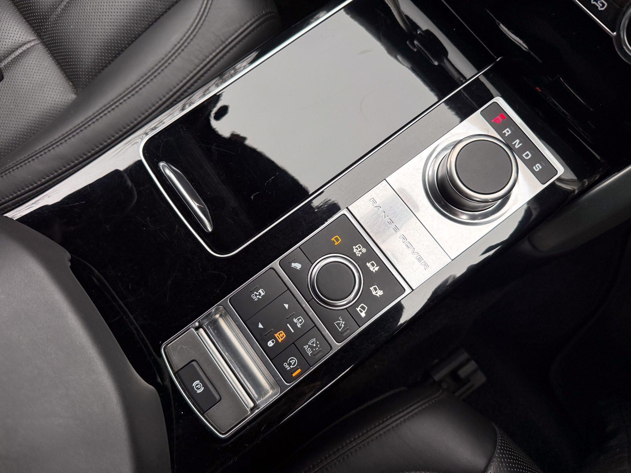 Land Rover Range Rover view 24