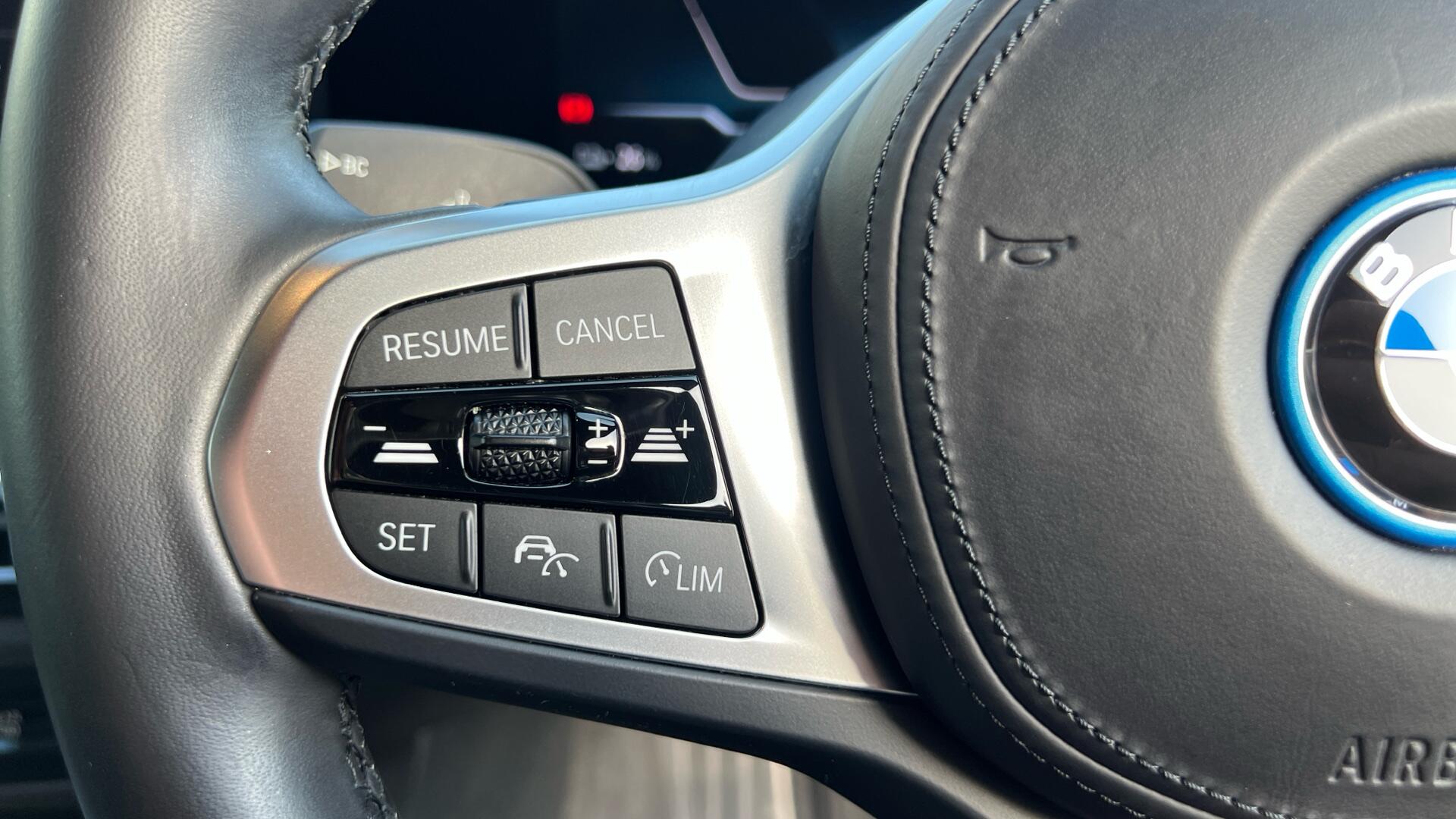 BMW I4 view 17