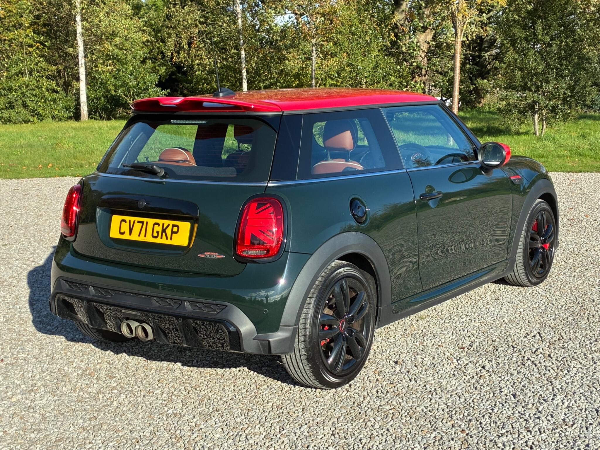 Mini Hatch view 8
