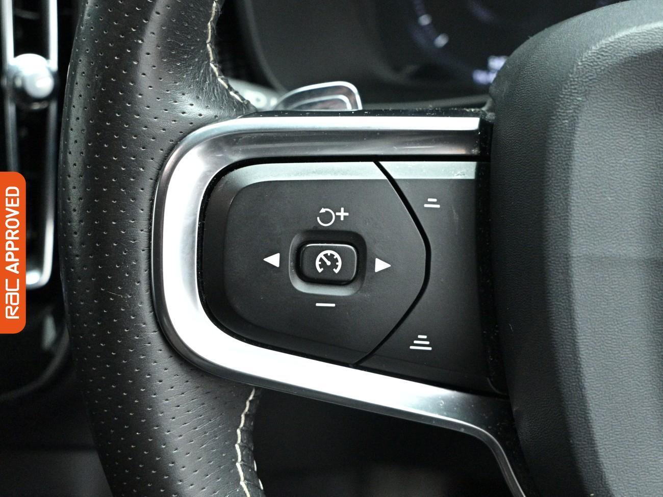 Volvo XC40 view 21