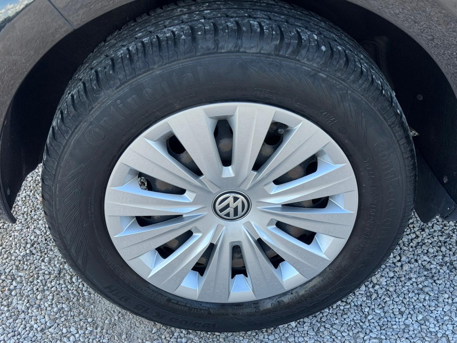 2014 Volkswagen Golf image 30