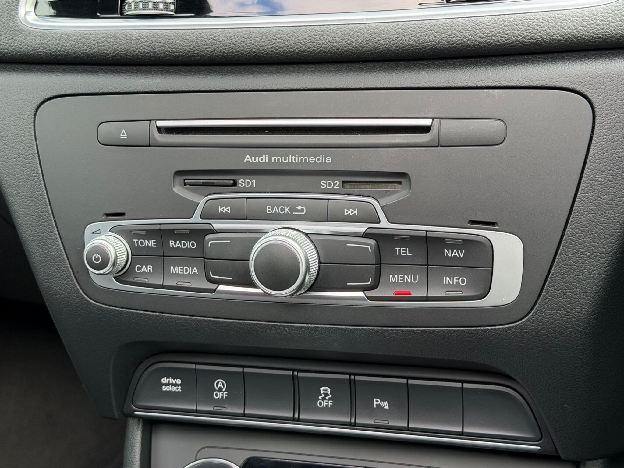 Audi Q3 view 38
