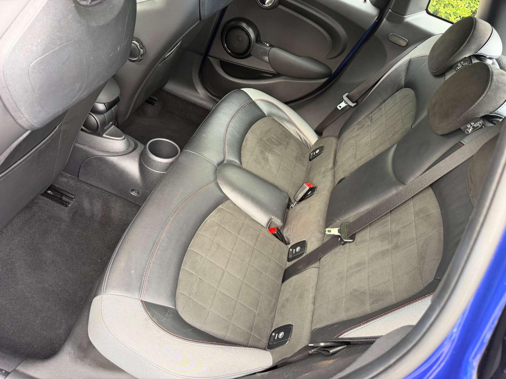 Mini Hatch view 26