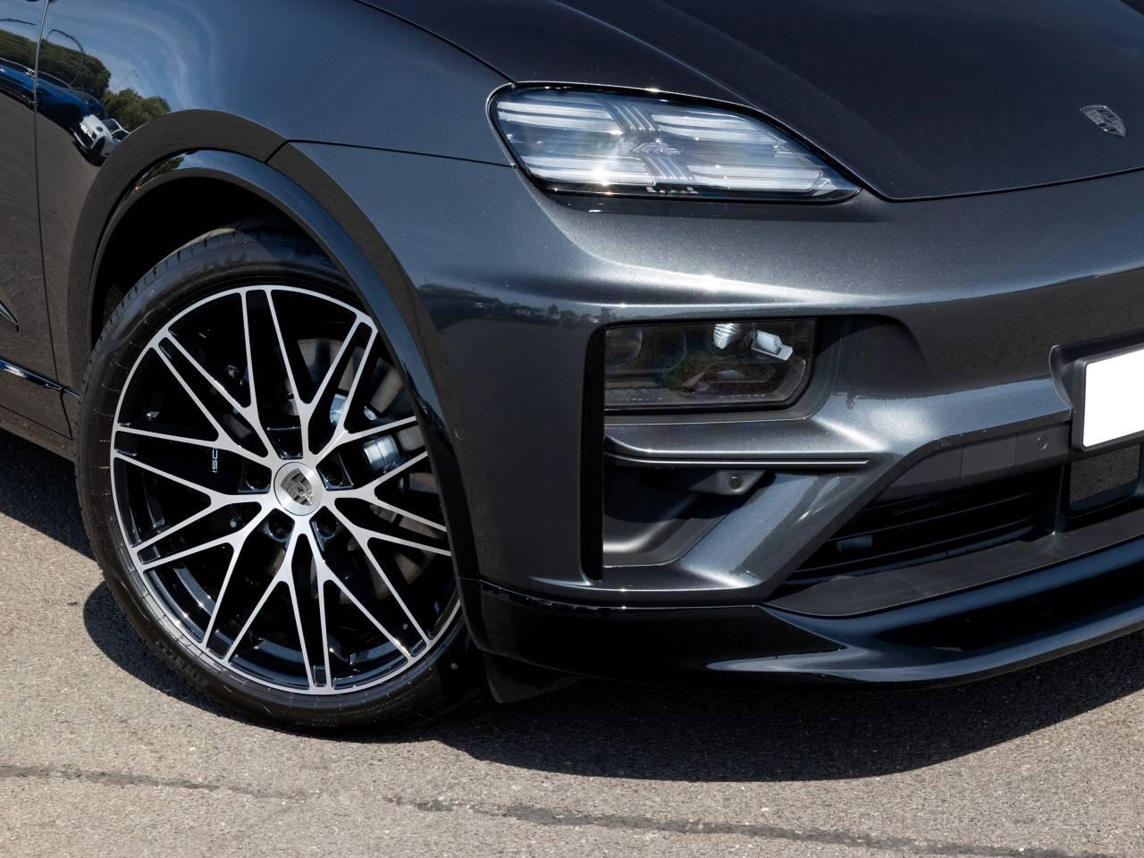 Porsche Macan view 37