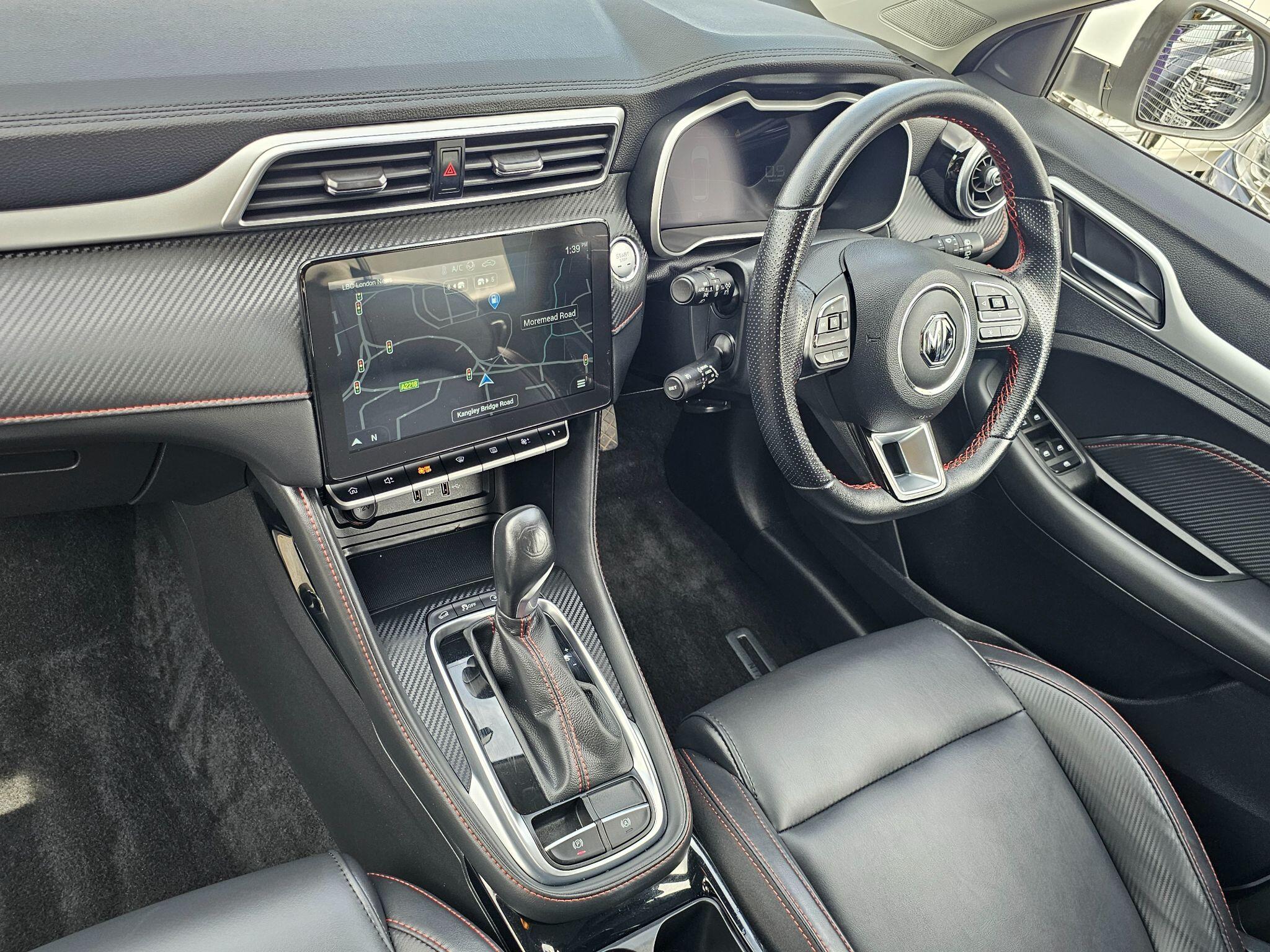 MG ZS view 75