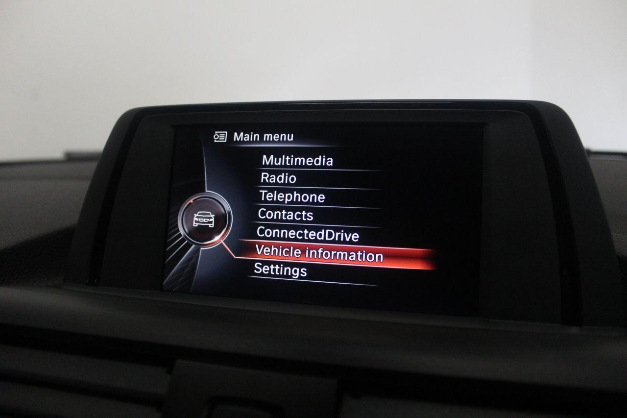 BMW 1 Series view 32
