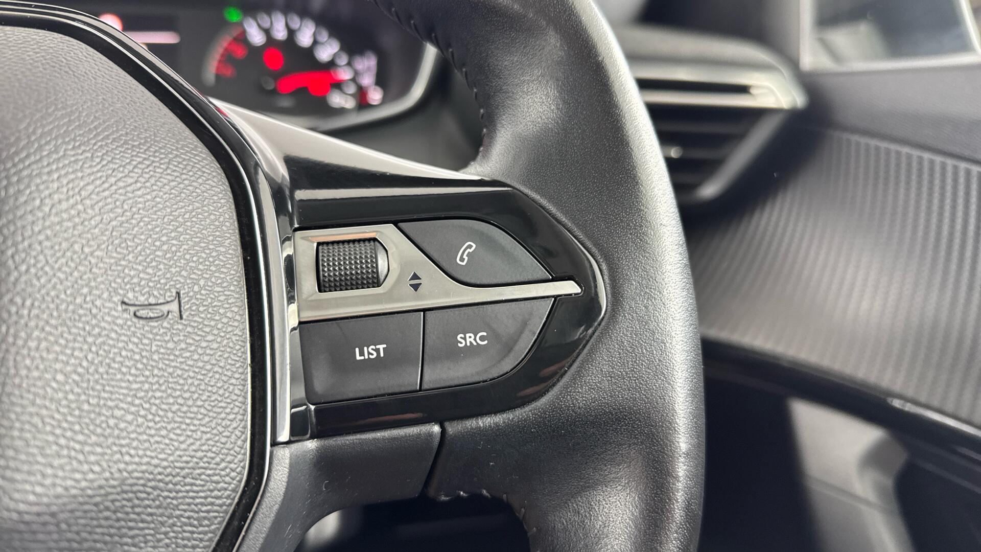 Peugeot 2008 view 23