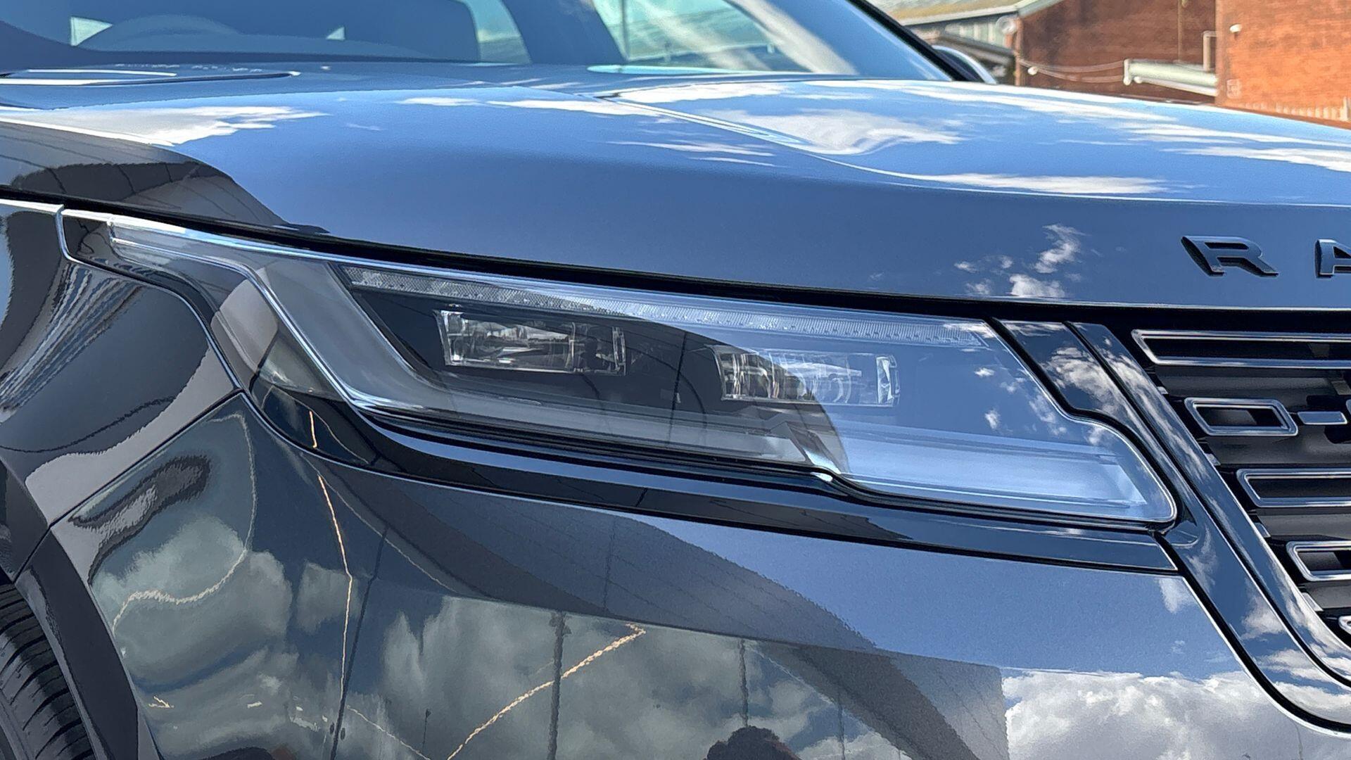 Land Rover Range Rover Velar view 17