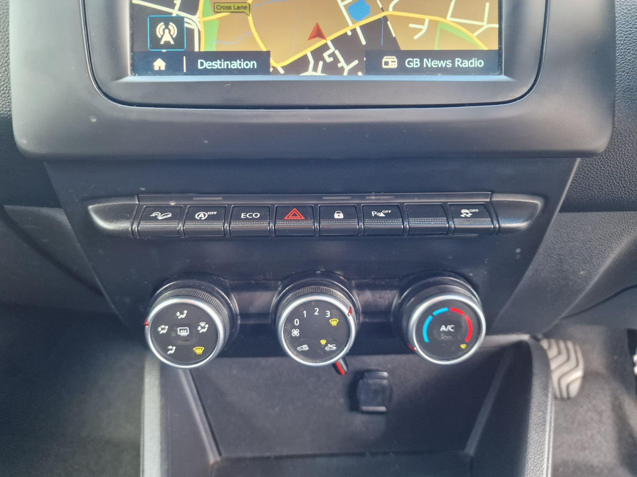 Dacia Duster view 35