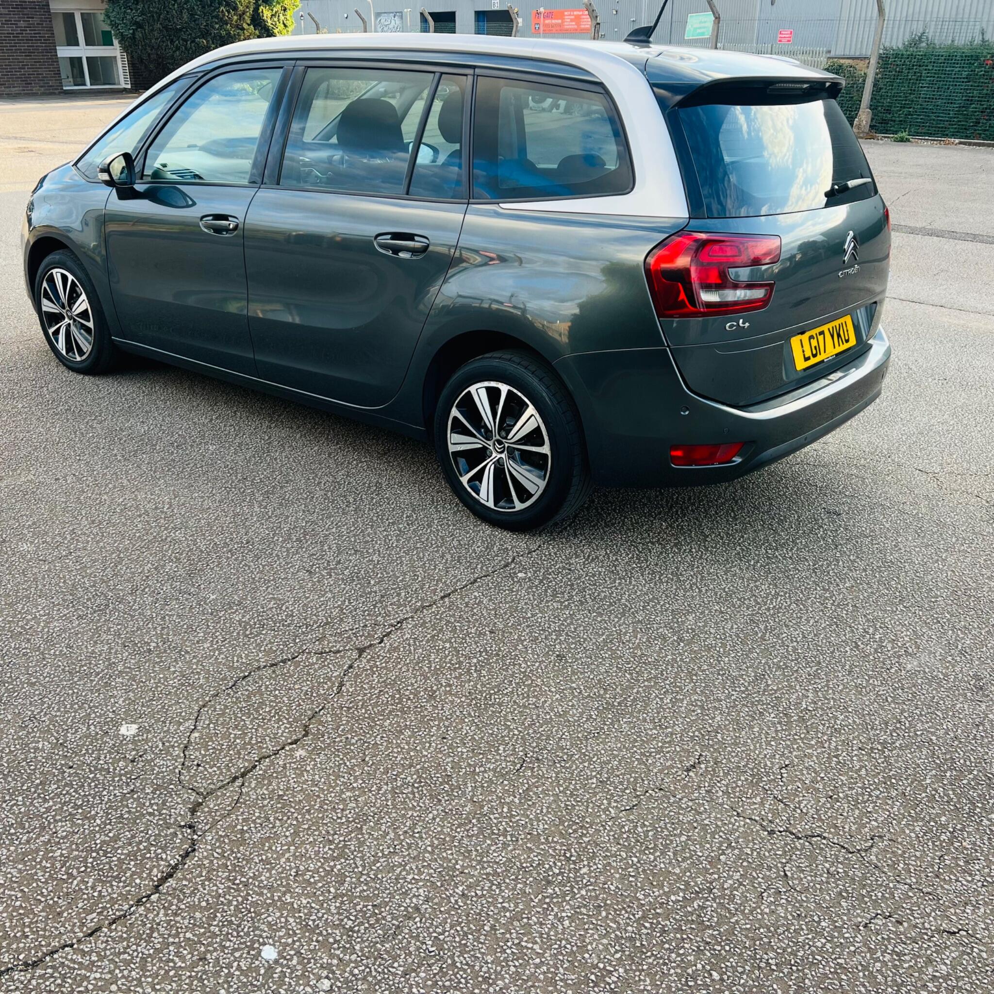 Citroen Grand C4 Picasso view 7