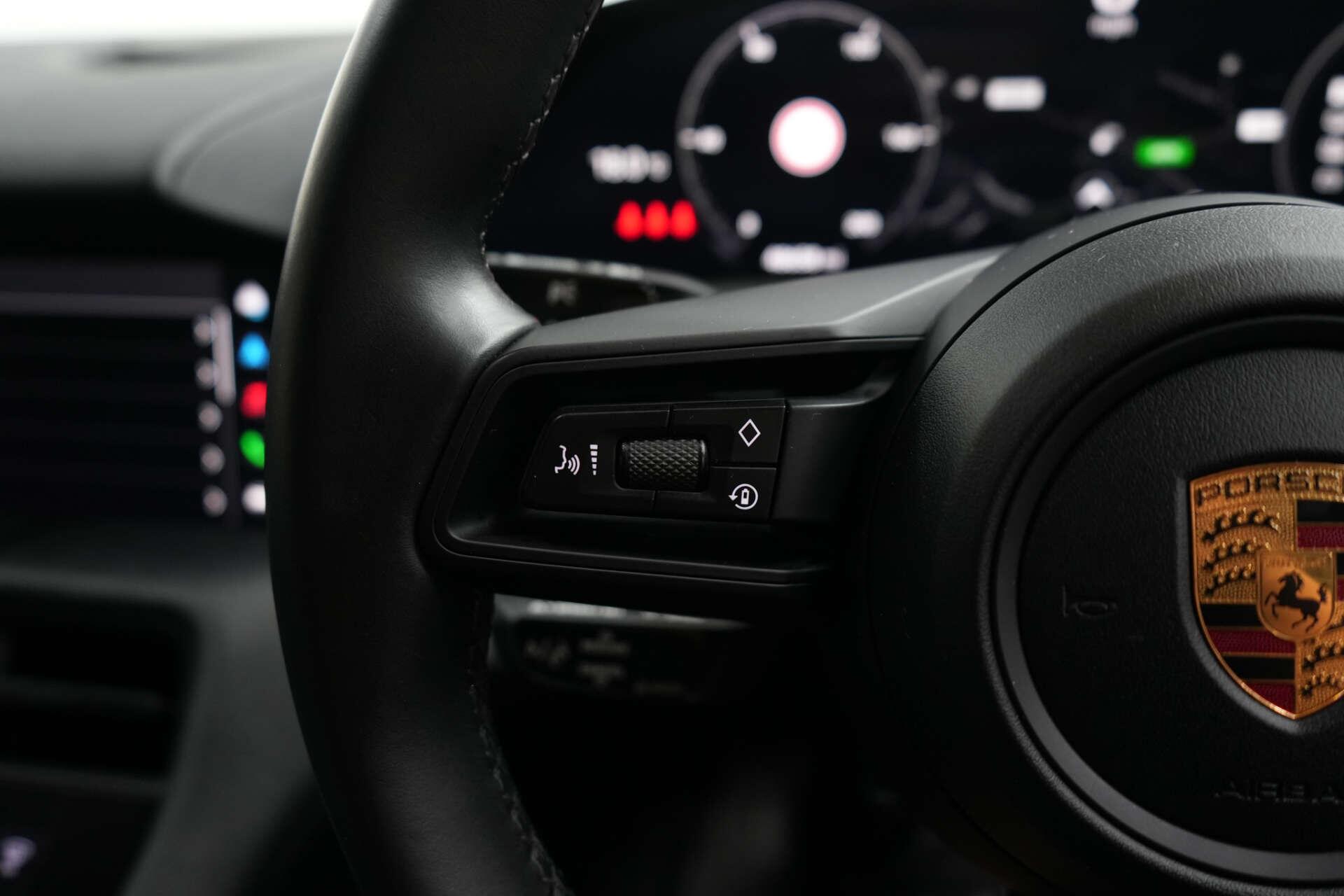 Porsche Taycan view 39