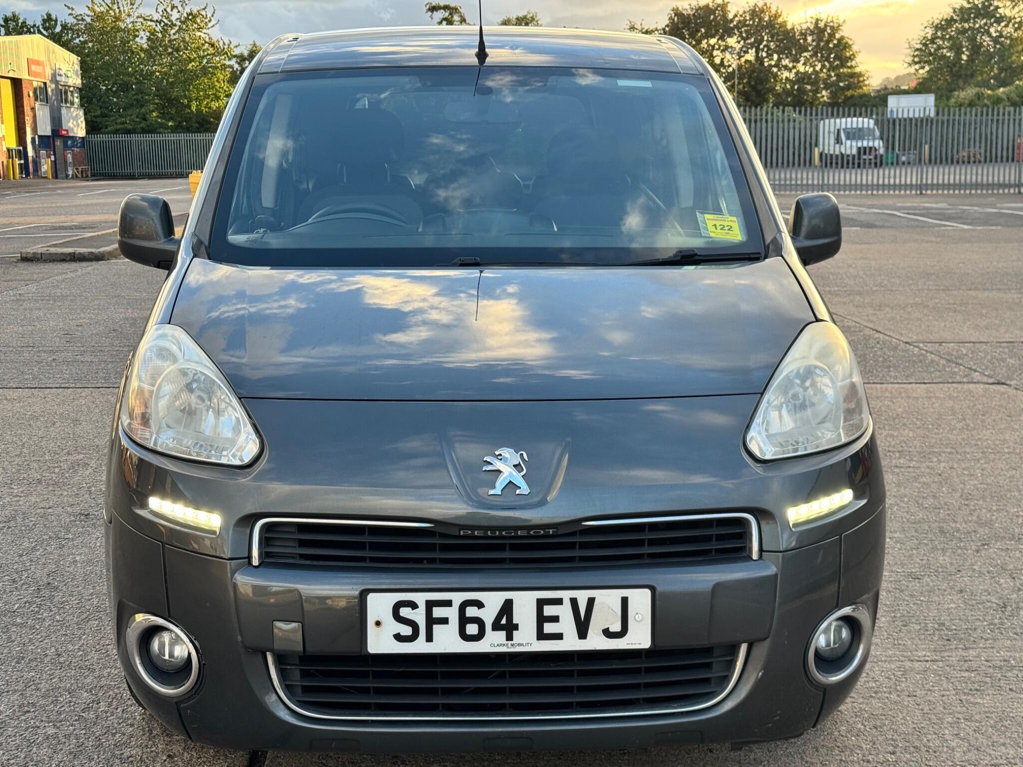 Peugeot Partner Tepee view 2