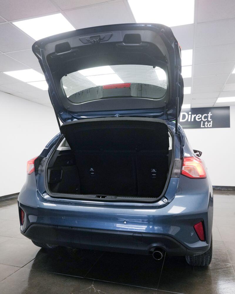 Ford Focus view 24