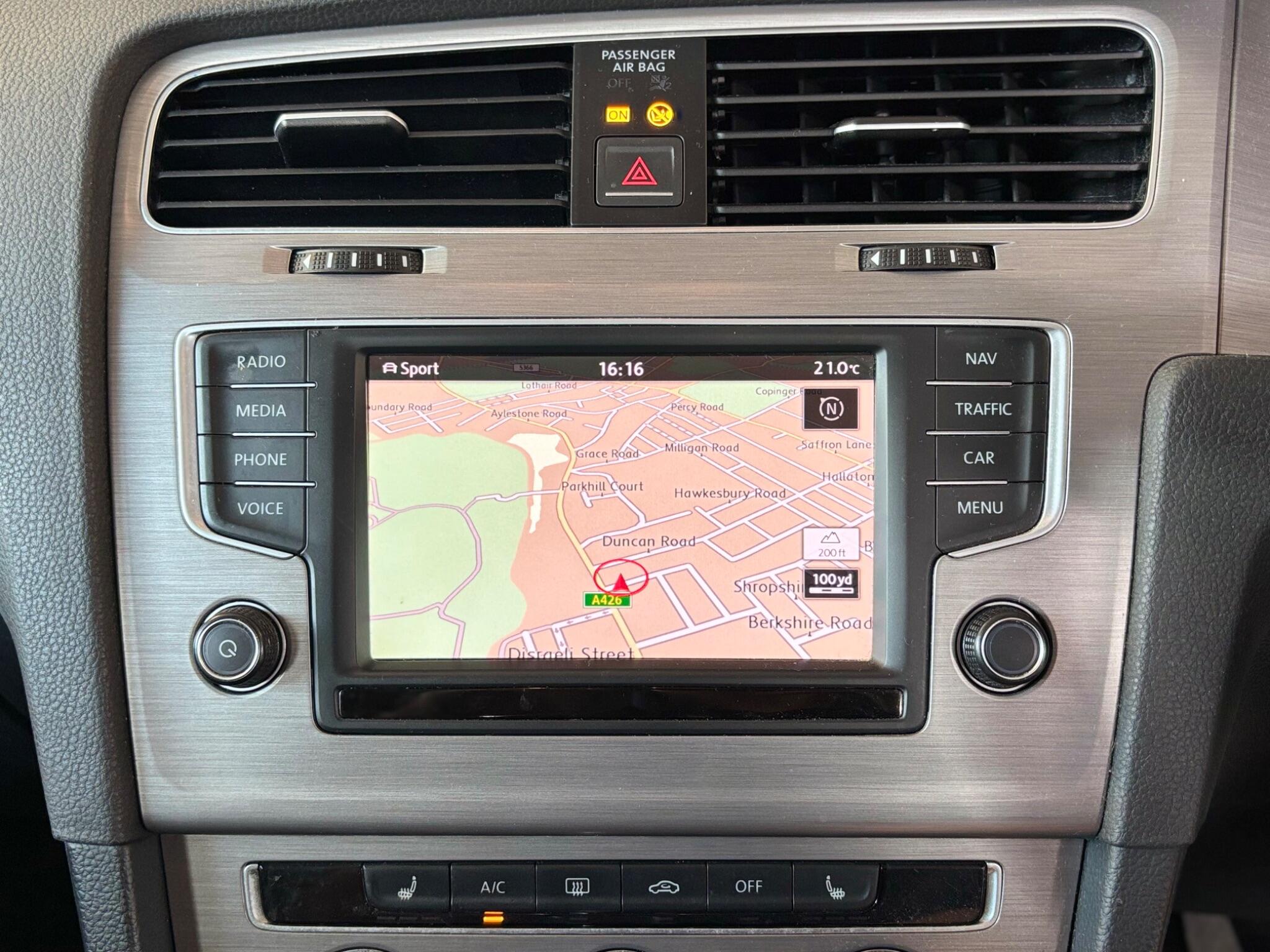 Volkswagen Golf view 21