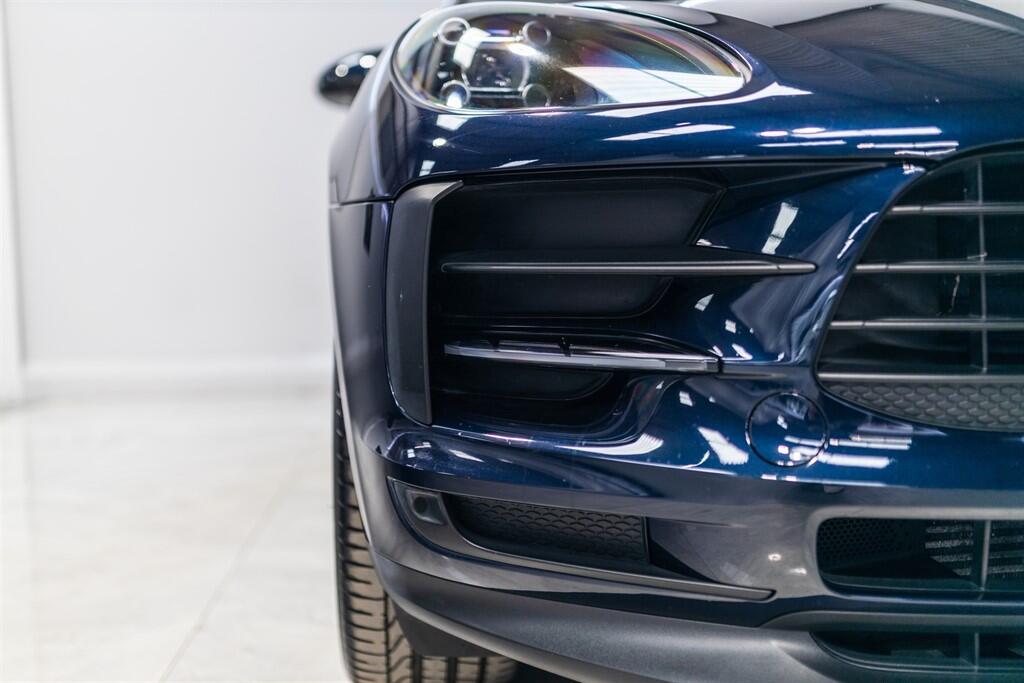Porsche Macan view 15