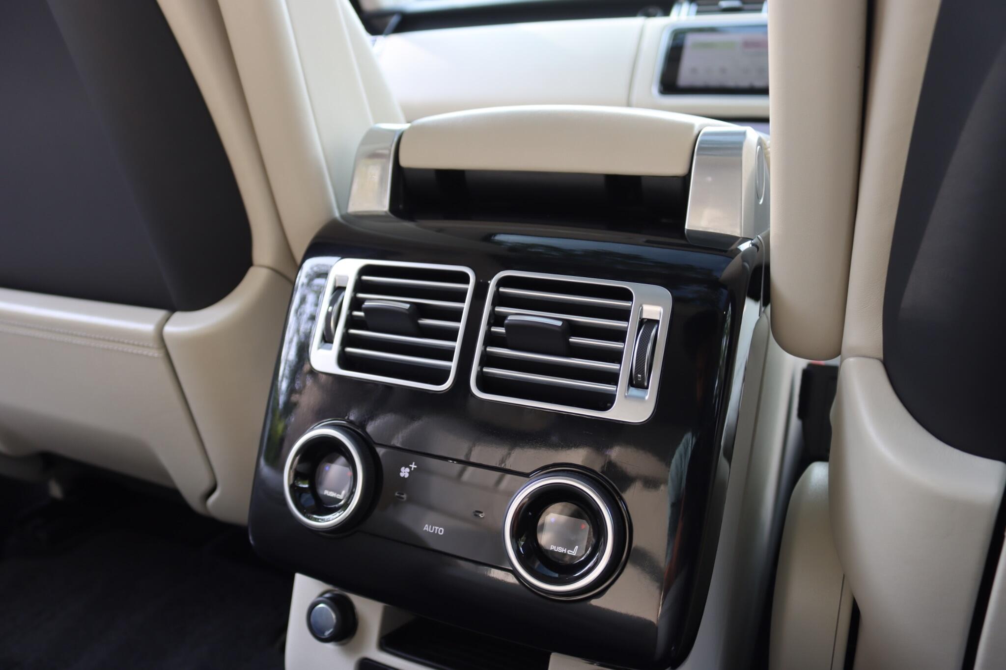 Land Rover Range Rover view 53