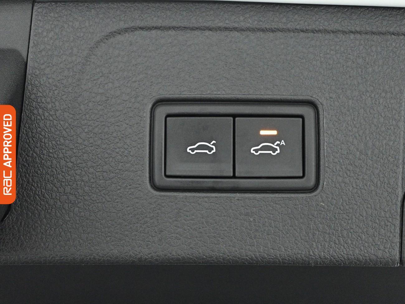 Volkswagen Passat view 25