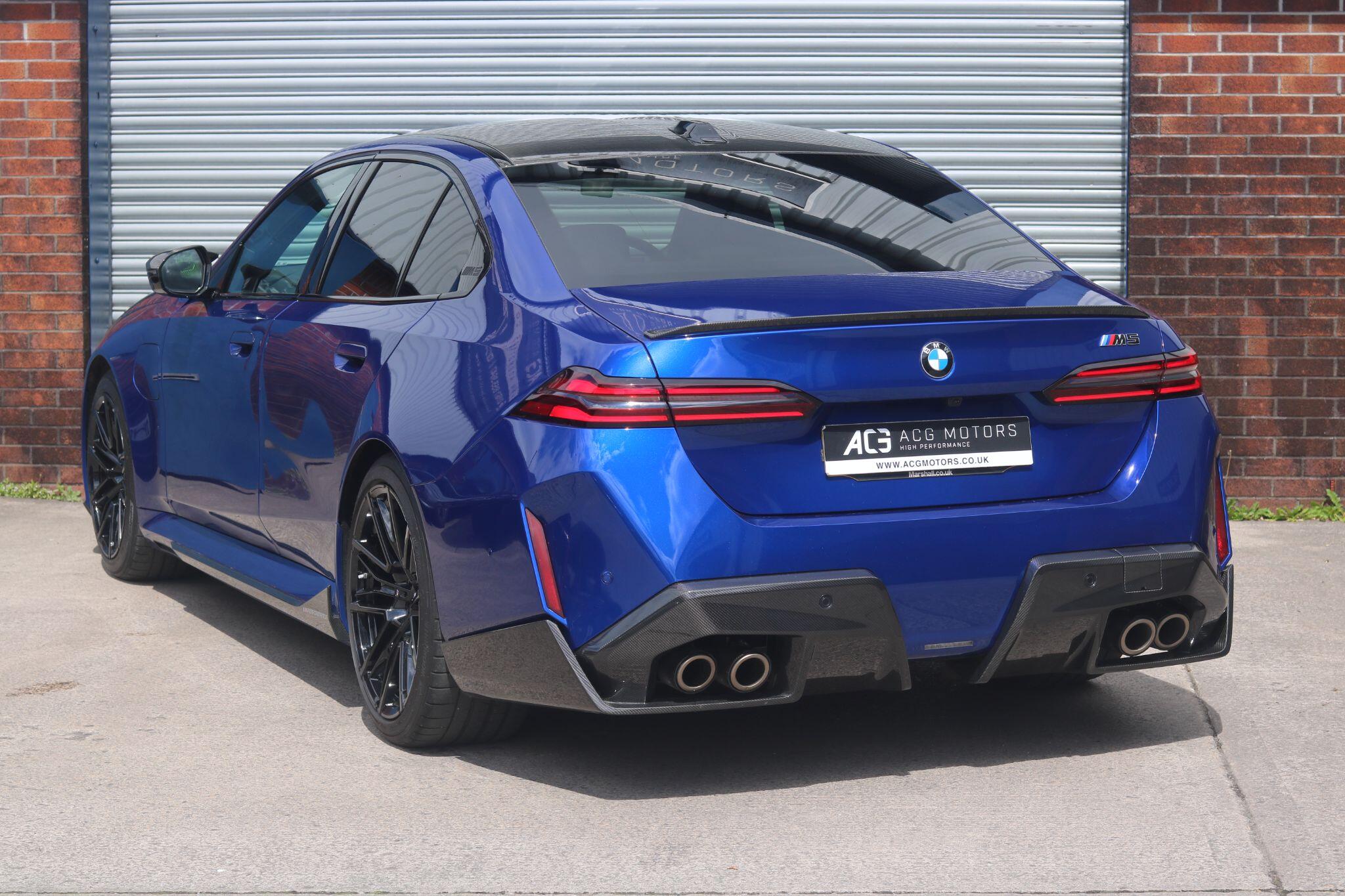 BMW M5 view 4